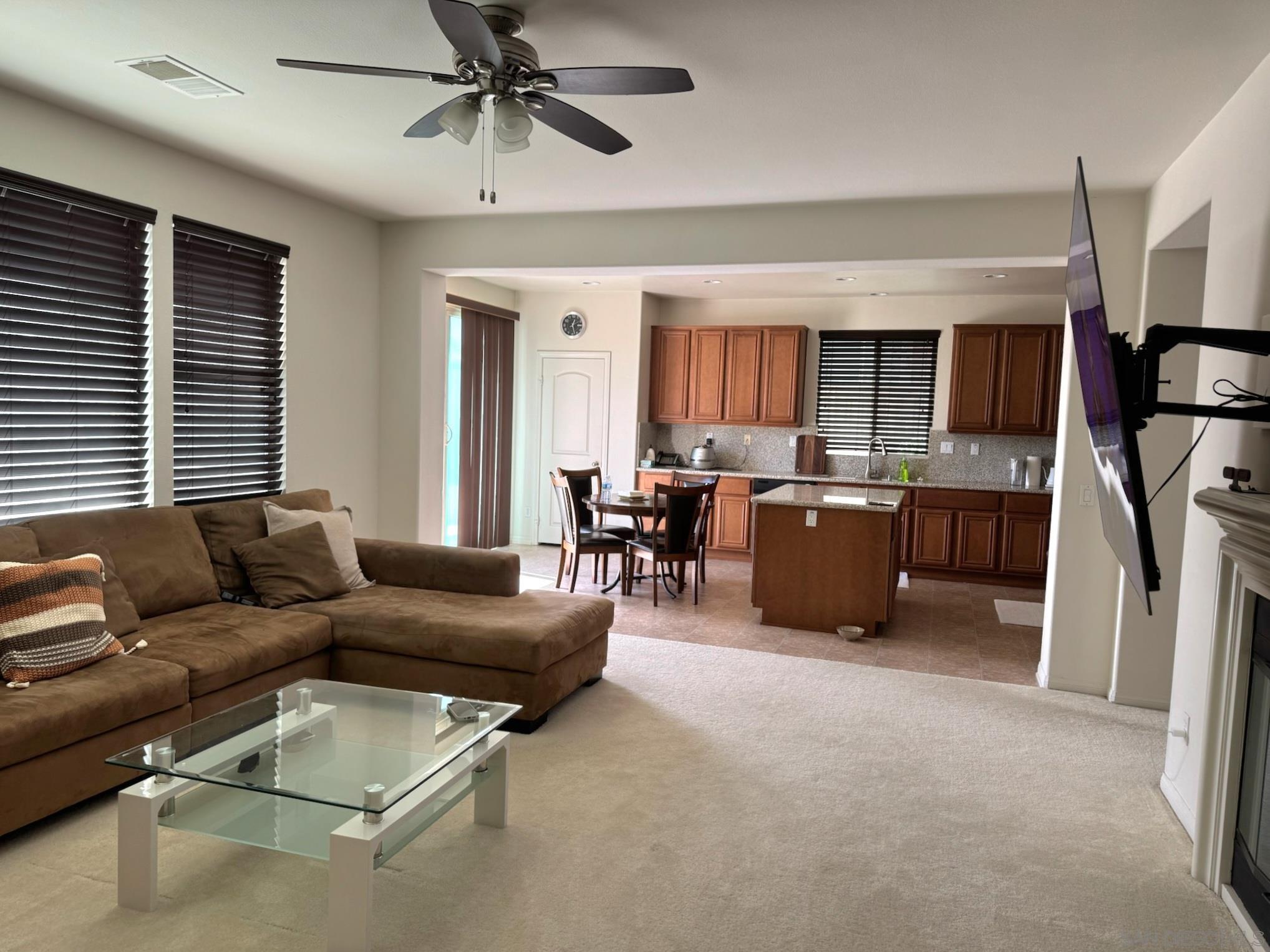 Detail Gallery Image 12 of 45 For 1926  Corte Escena, Chula Vista,  CA 91914 - 5 Beds | 3/1 Baths