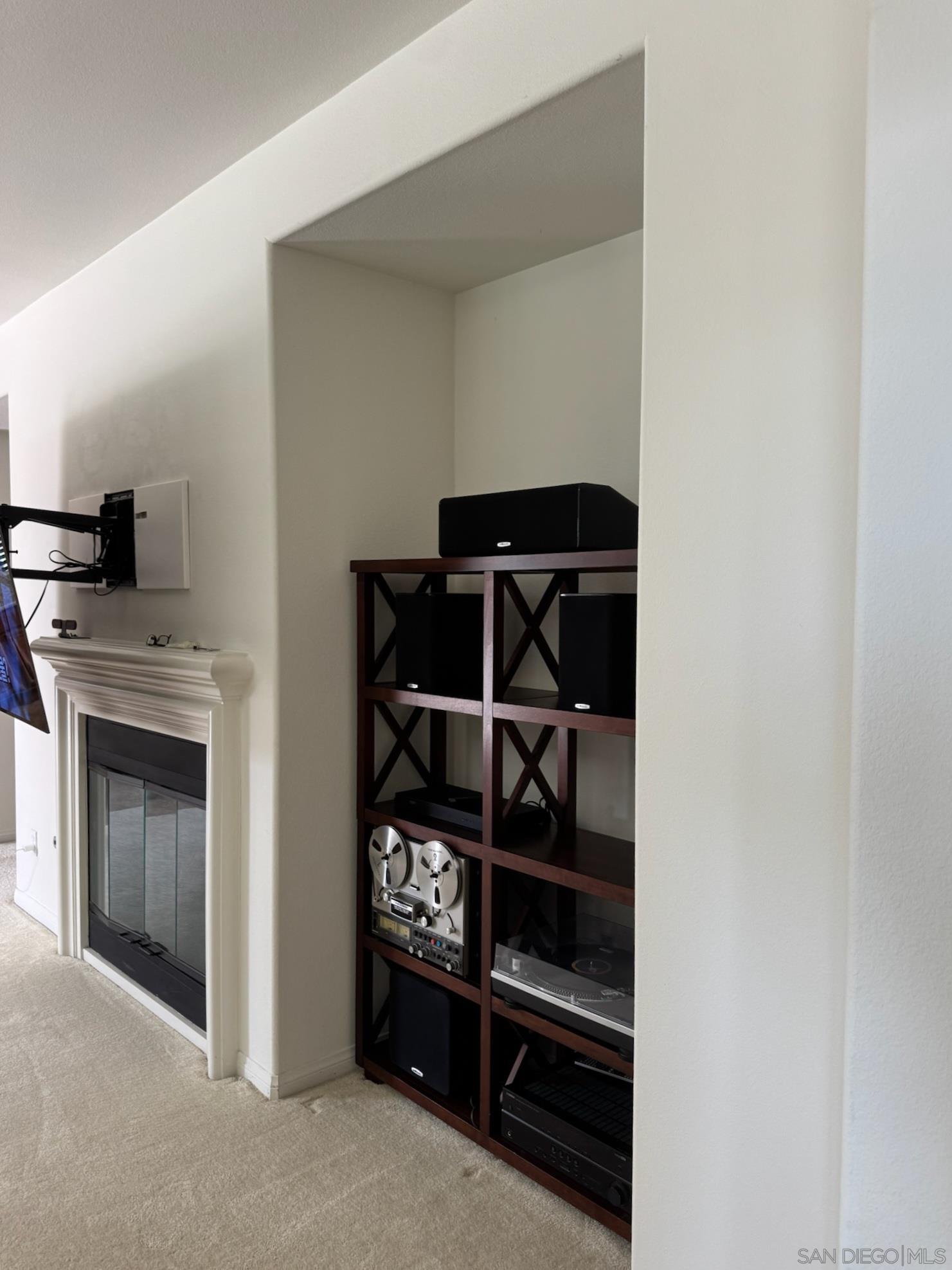 Detail Gallery Image 14 of 45 For 1926  Corte Escena, Chula Vista,  CA 91914 - 5 Beds | 3/1 Baths