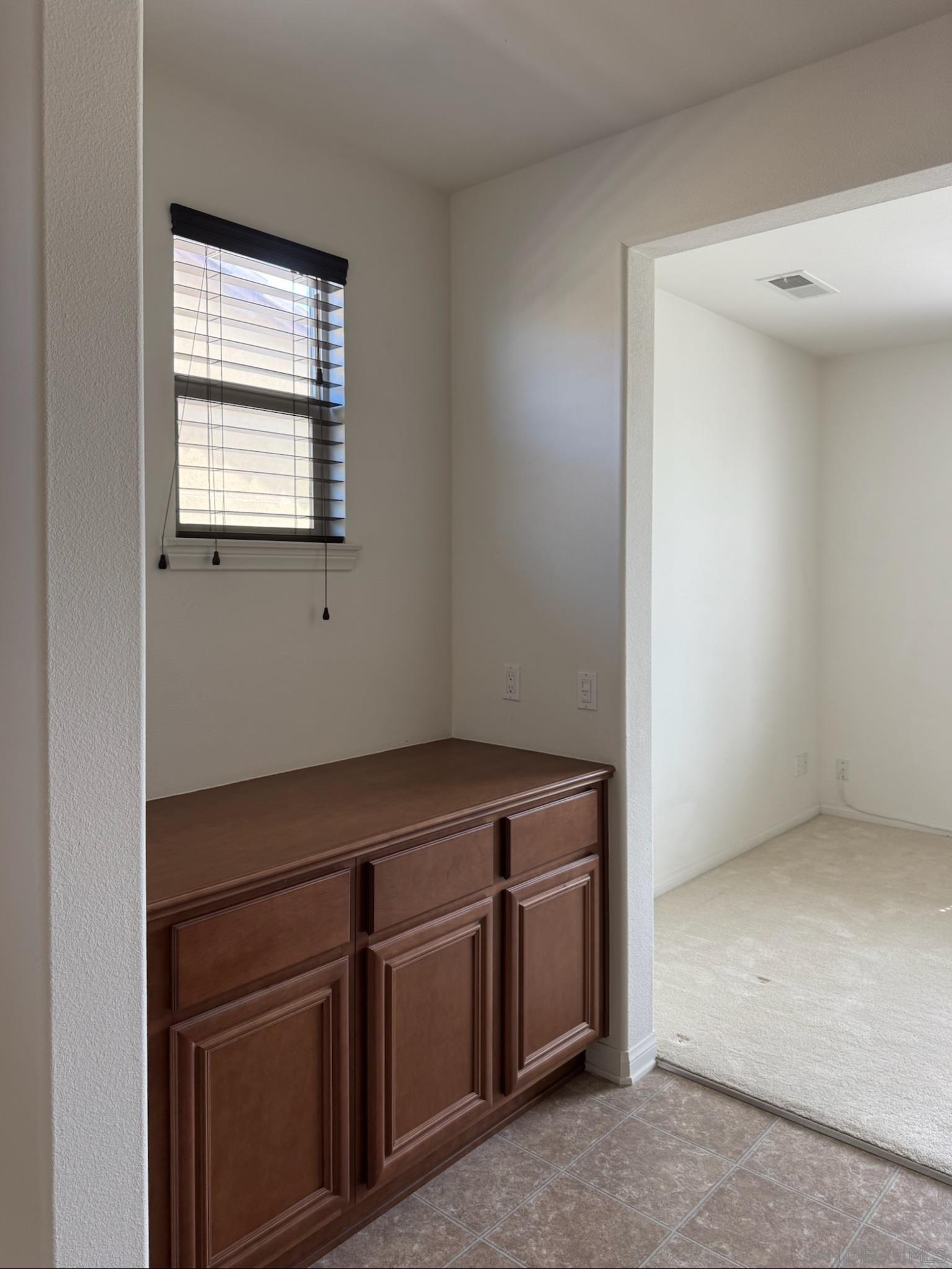 Detail Gallery Image 17 of 45 For 1926  Corte Escena, Chula Vista,  CA 91914 - 5 Beds | 3/1 Baths