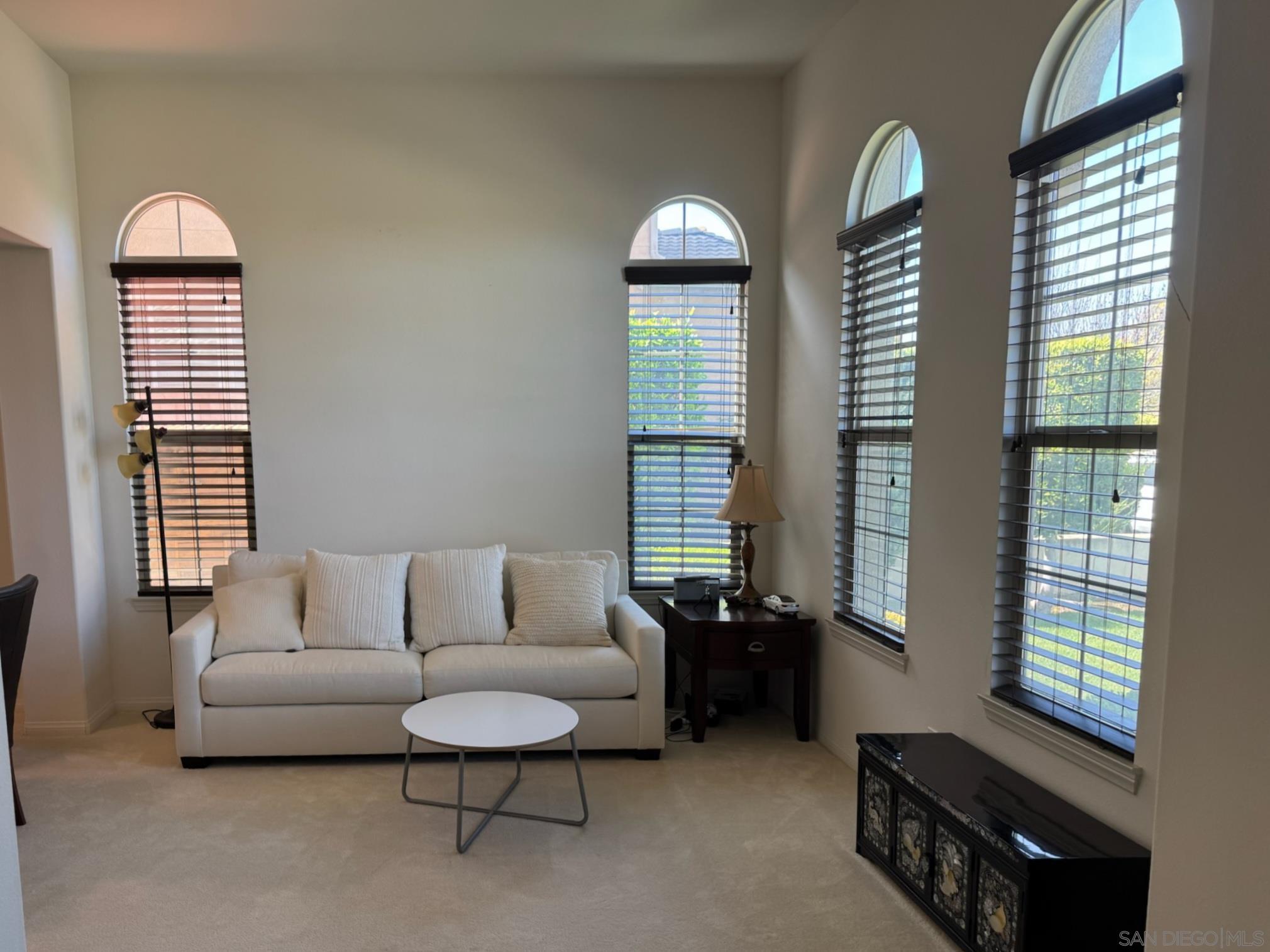 Detail Gallery Image 4 of 45 For 1926  Corte Escena, Chula Vista,  CA 91914 - 5 Beds | 3/1 Baths