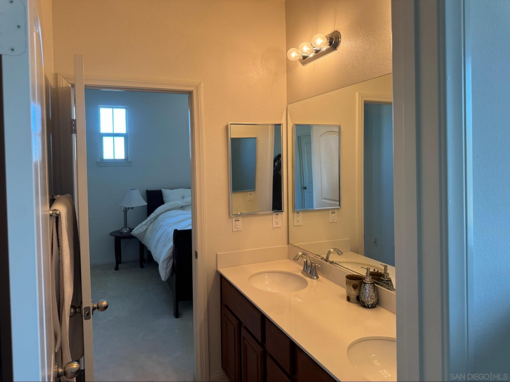 Detail Gallery Image 32 of 45 For 1926  Corte Escena, Chula Vista,  CA 91914 - 5 Beds | 3/1 Baths