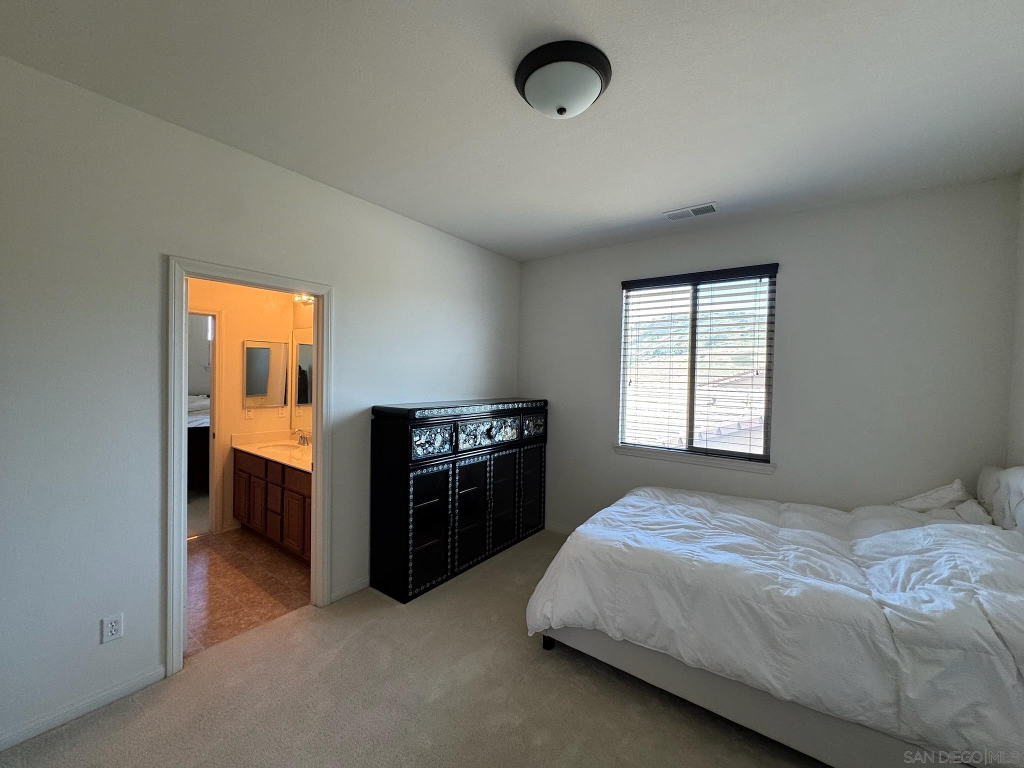 Detail Gallery Image 34 of 45 For 1926  Corte Escena, Chula Vista,  CA 91914 - 5 Beds | 3/1 Baths