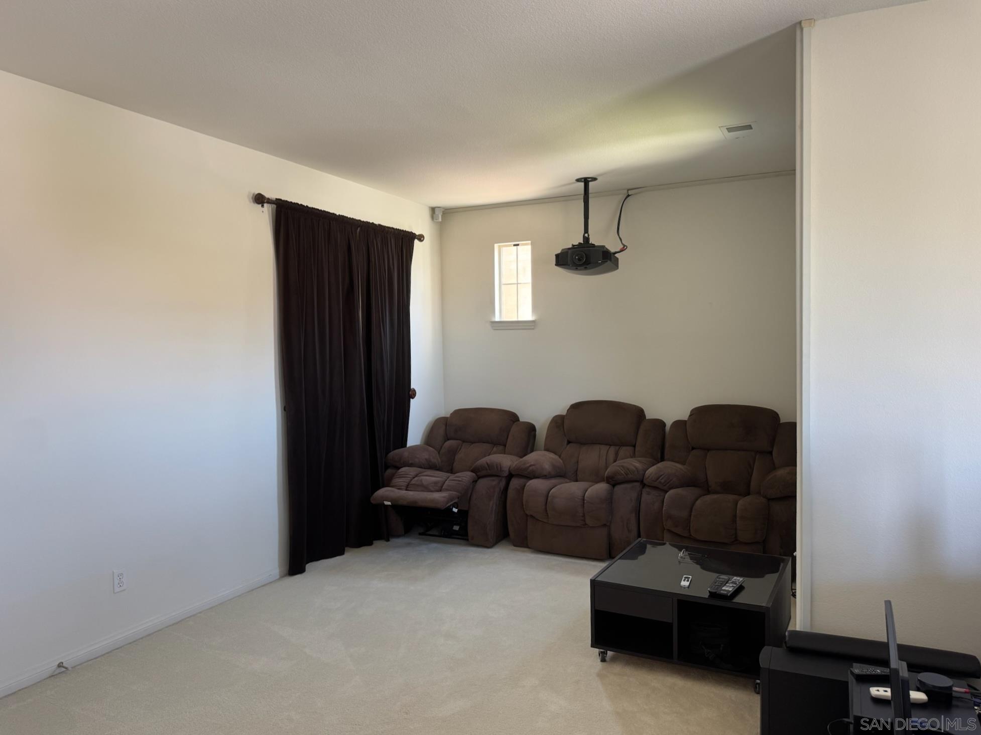 Detail Gallery Image 36 of 45 For 1926  Corte Escena, Chula Vista,  CA 91914 - 5 Beds | 3/1 Baths