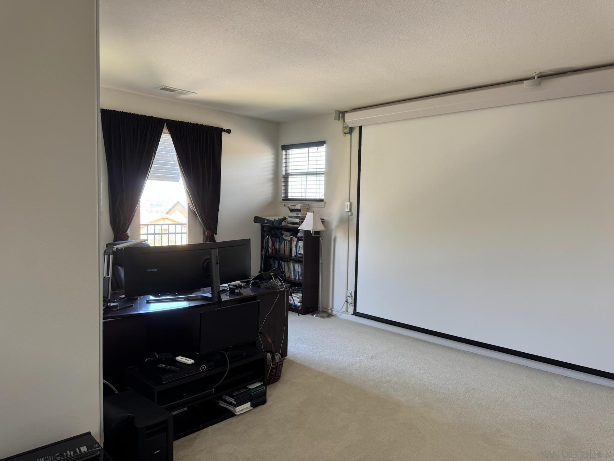 Detail Gallery Image 43 of 53 For 1926  Corte Escena, Chula Vista,  CA 91914 - 5 Beds | 3/1 Baths