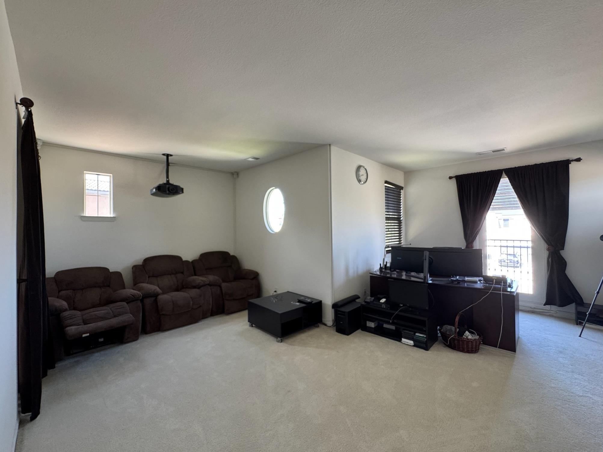 Detail Gallery Image 45 of 53 For 1926  Corte Escena, Chula Vista,  CA 91914 - 5 Beds | 3/1 Baths