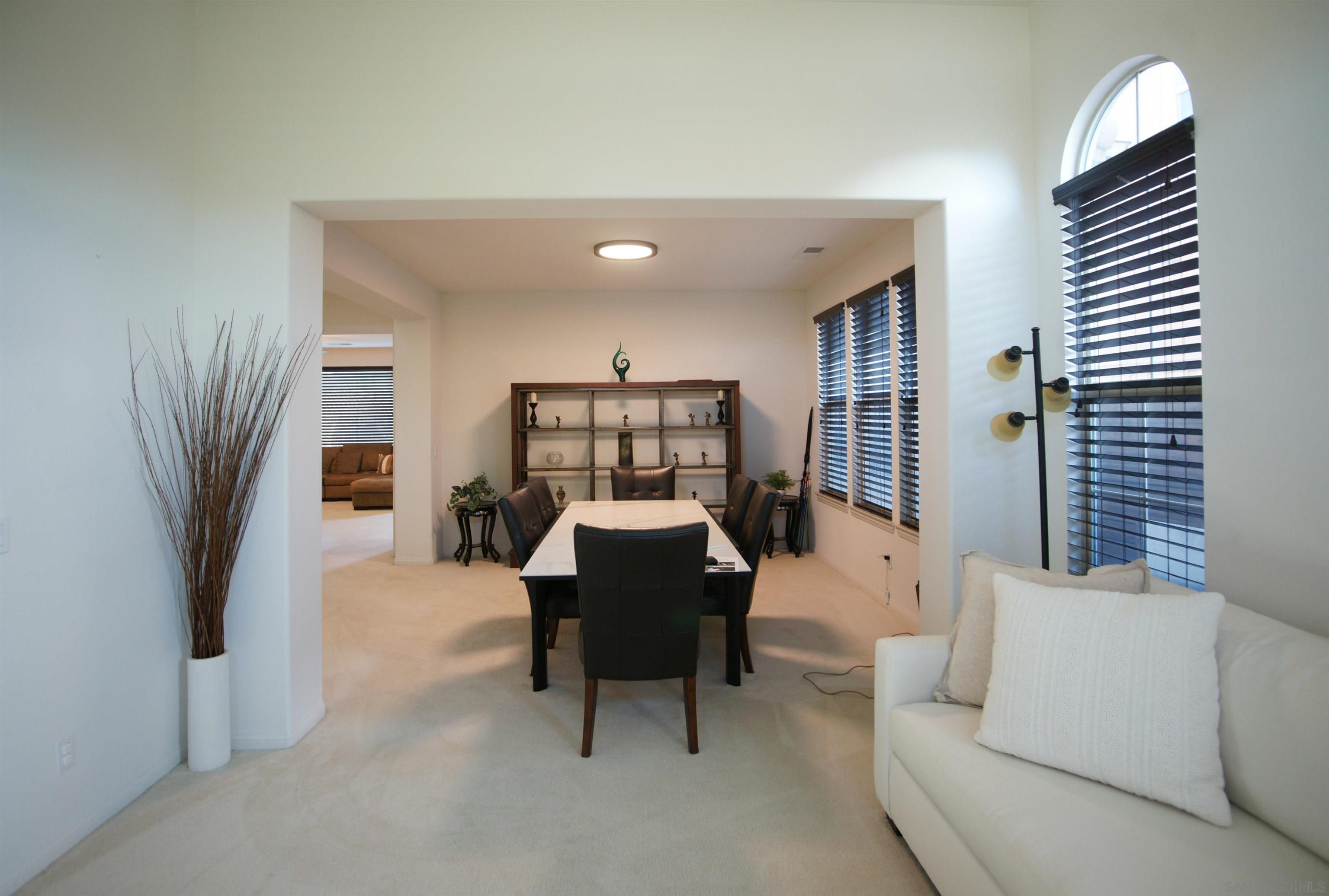 Detail Gallery Image 9 of 53 For 1926  Corte Escena, Chula Vista,  CA 91914 - 5 Beds | 3/1 Baths