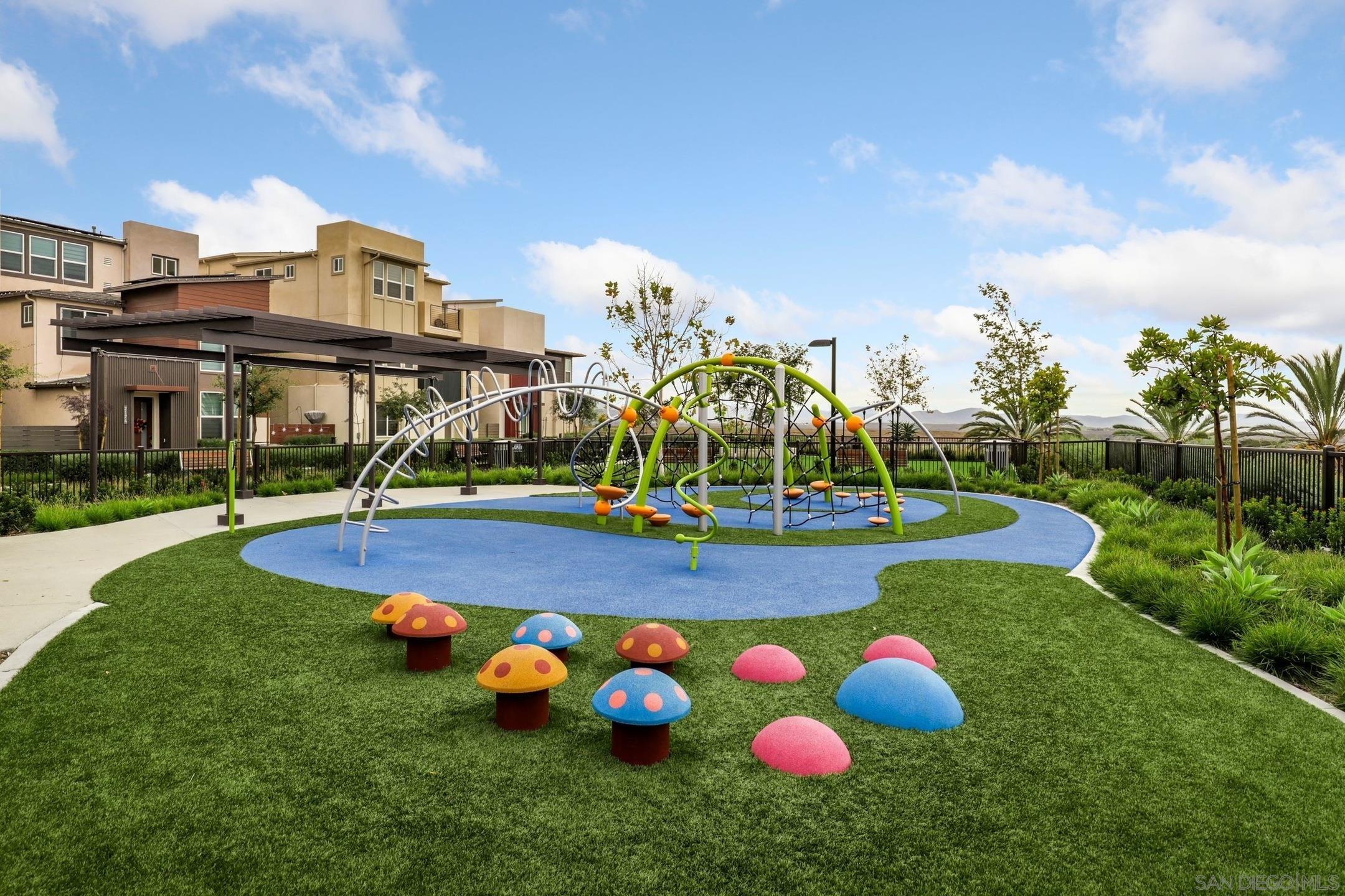 Detail Gallery Image 21 of 27 For 1830  Ascella Dr  #6,  Chula Vista,  CA 91915 - 4 Beds | 3/1 Baths