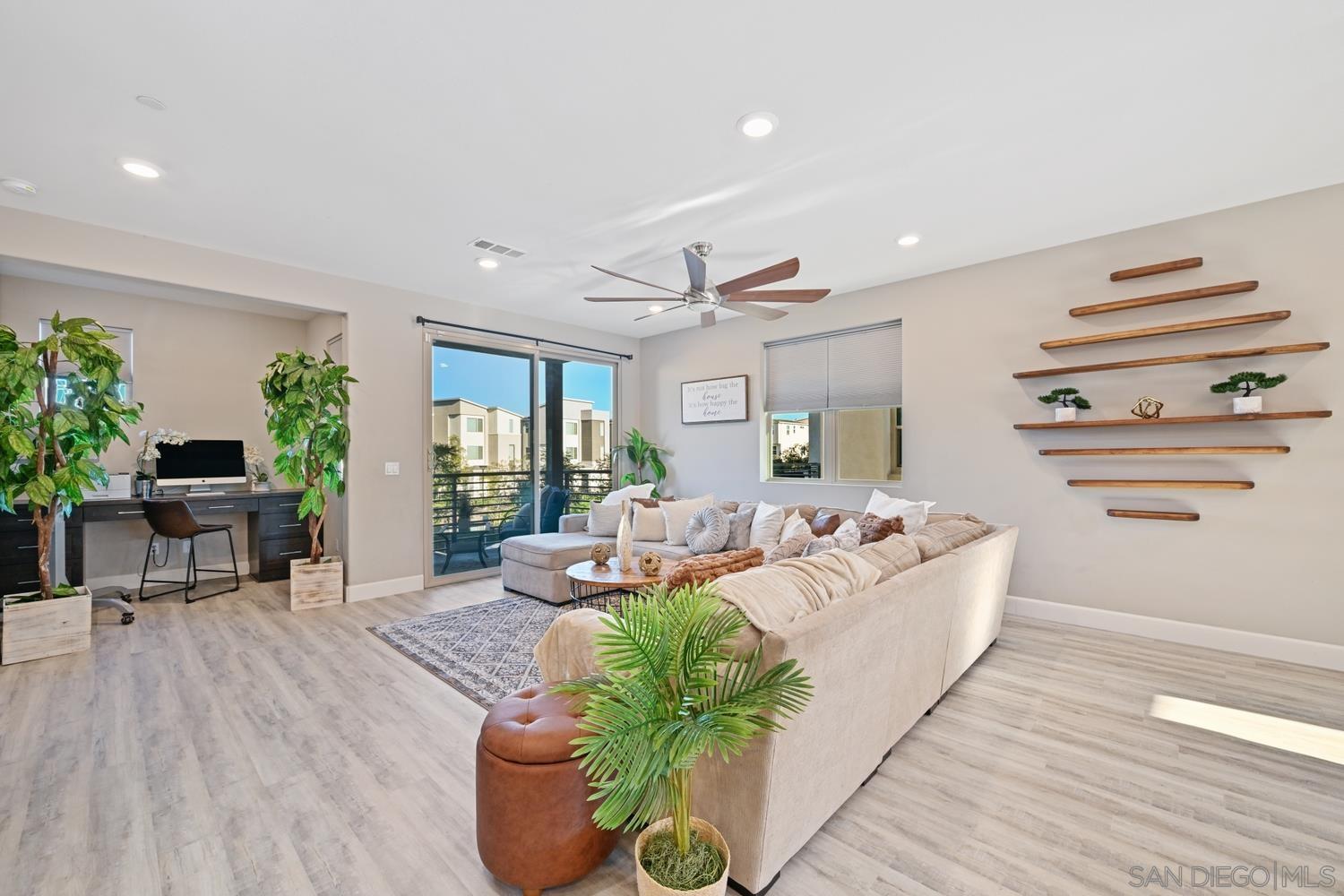 Detail Gallery Image 4 of 27 For 1830  Ascella Dr  #6,  Chula Vista,  CA 91915 - 4 Beds | 3/1 Baths