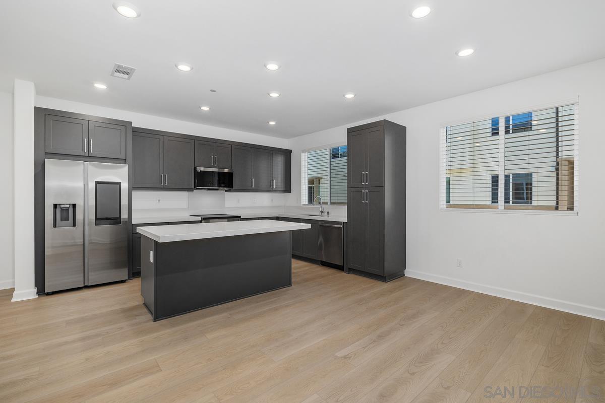 Detail Gallery Image 7 of 31 For 14368  Savannah Ct, San Diego,  CA 92128 - 4 Beds | 2/1 Baths