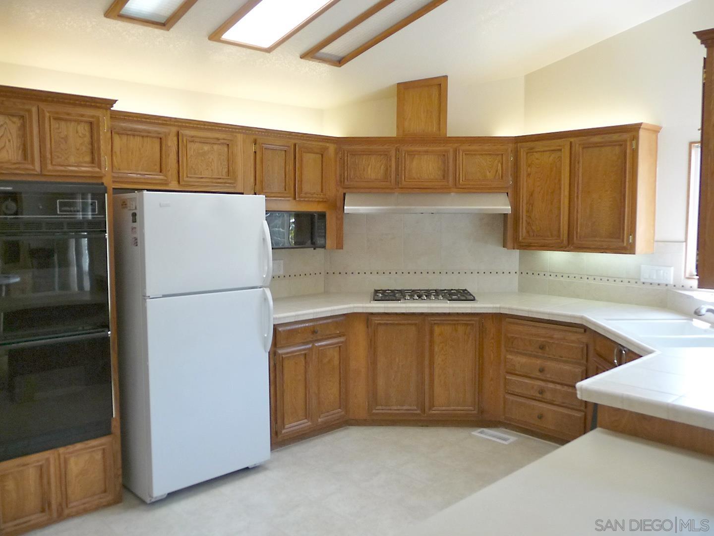 Detail Gallery Image 3 of 12 For 3449  Don Carlos Drive, Carlsbad,  CA 92010 - 3 Beds | 2 Baths