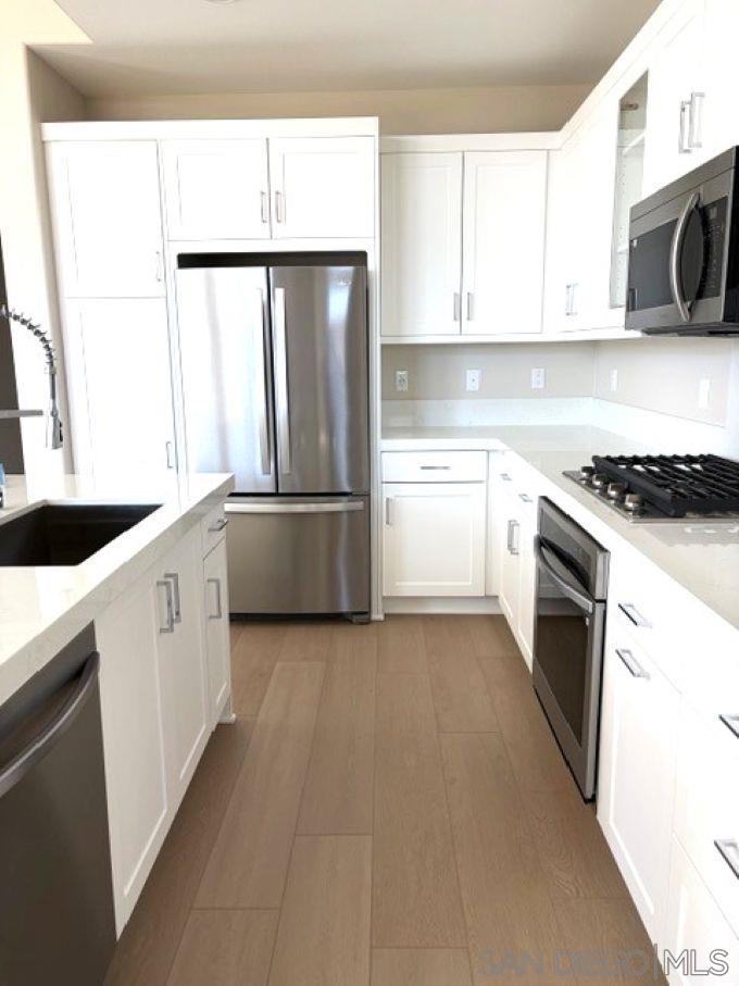 Detail Gallery Image 12 of 51 For 12486  Miranda Way, San Diego,  CA 92129 - 4 Beds | 3 Baths