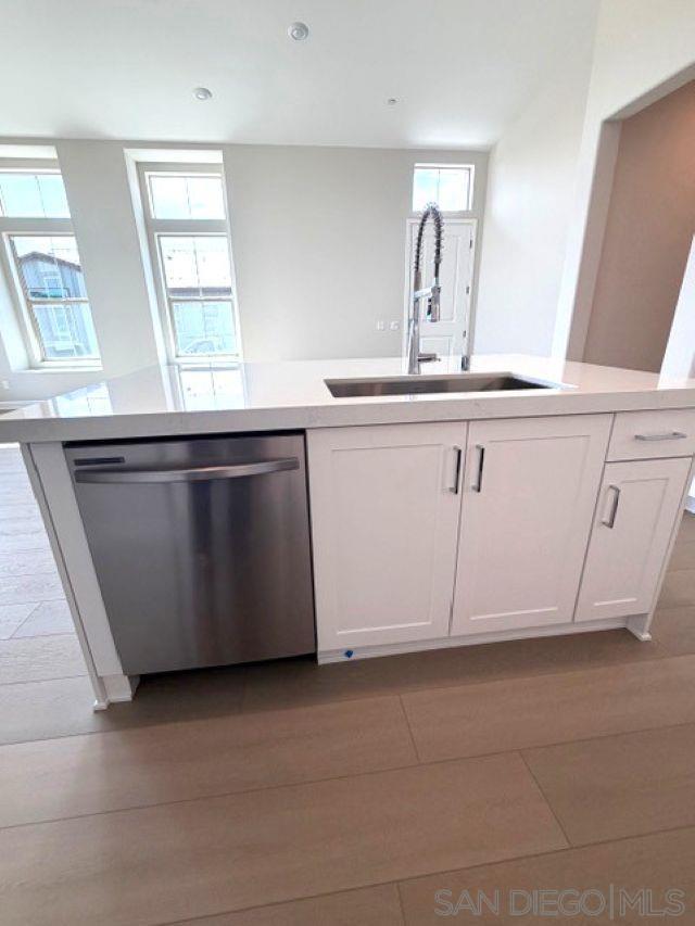 Detail Gallery Image 14 of 51 For 12486  Miranda Way, San Diego,  CA 92129 - 4 Beds | 3 Baths