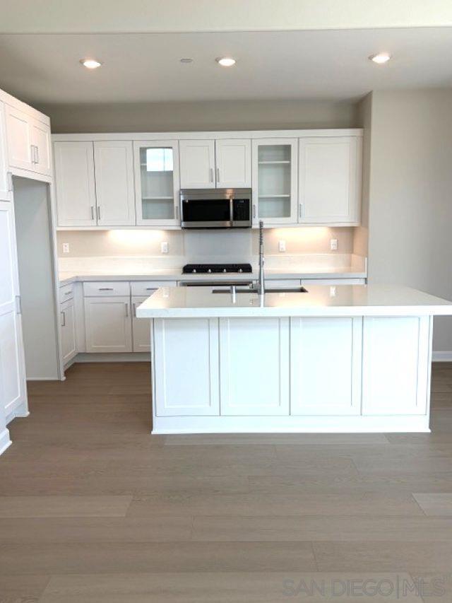 Detail Gallery Image 8 of 51 For 12486  Miranda Way, San Diego,  CA 92129 - 4 Beds | 3 Baths