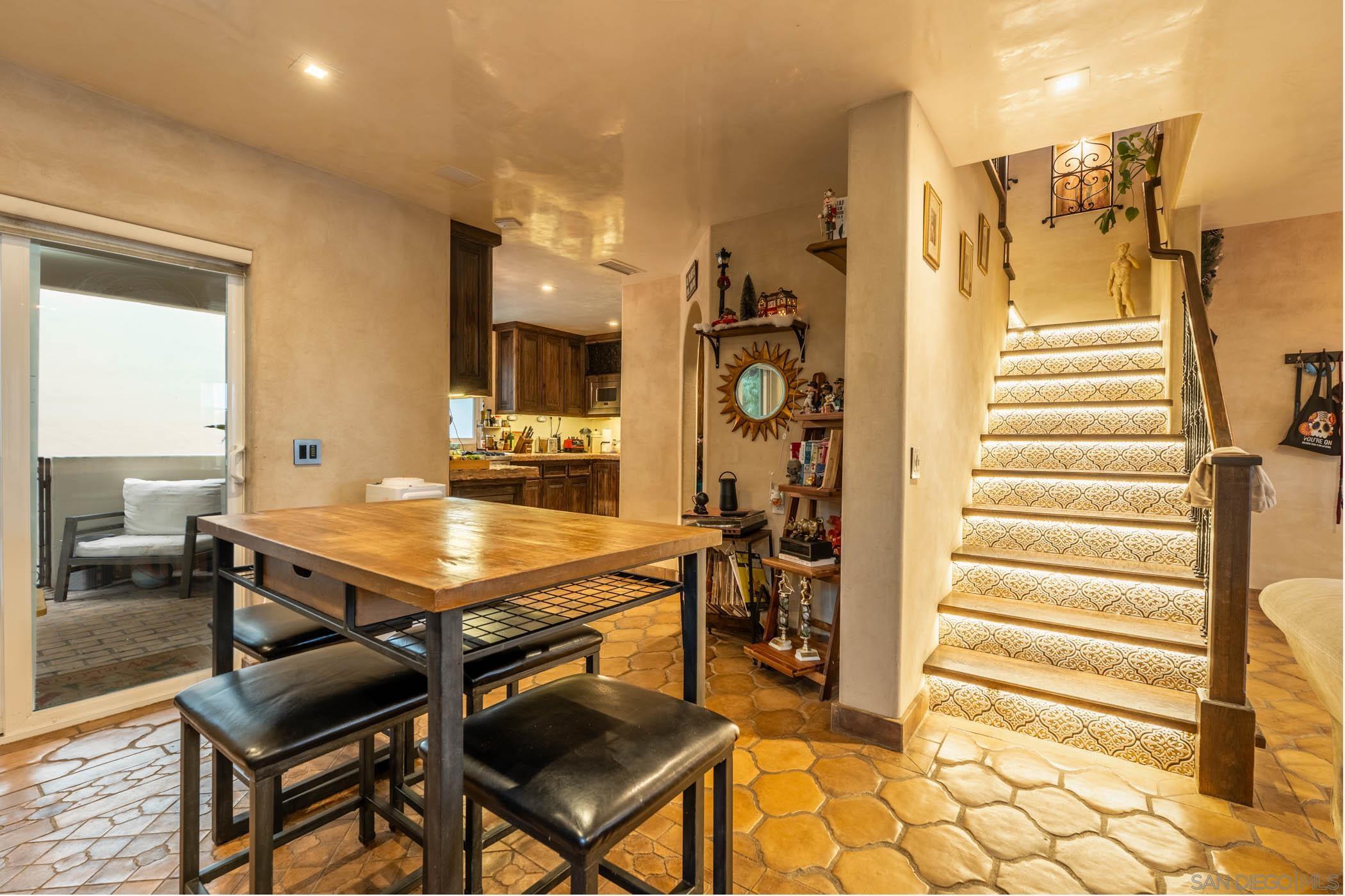 Detail Gallery Image 5 of 40 For 175  Maple Ave  #4,  Carlsbad,  CA 92008 - 2 Beds | 2/1 Baths