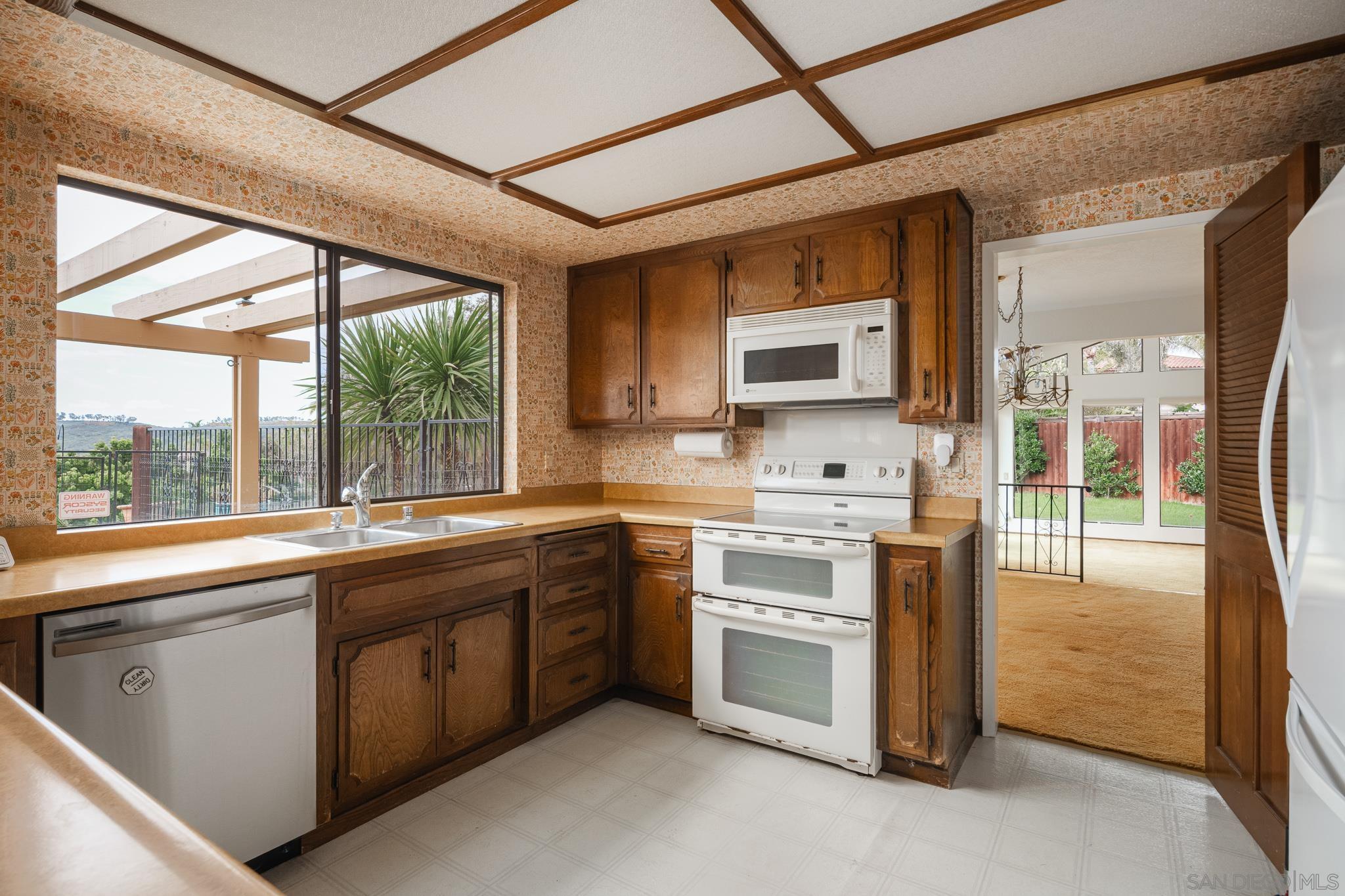 Detail Gallery Image 12 of 44 For 2712  Mateo Pl, Carlsbad,  CA 92009 - 3 Beds | 2/1 Baths