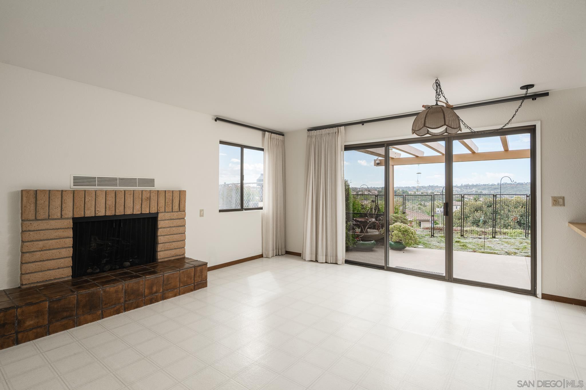 Detail Gallery Image 15 of 44 For 2712  Mateo Pl, Carlsbad,  CA 92009 - 3 Beds | 2/1 Baths