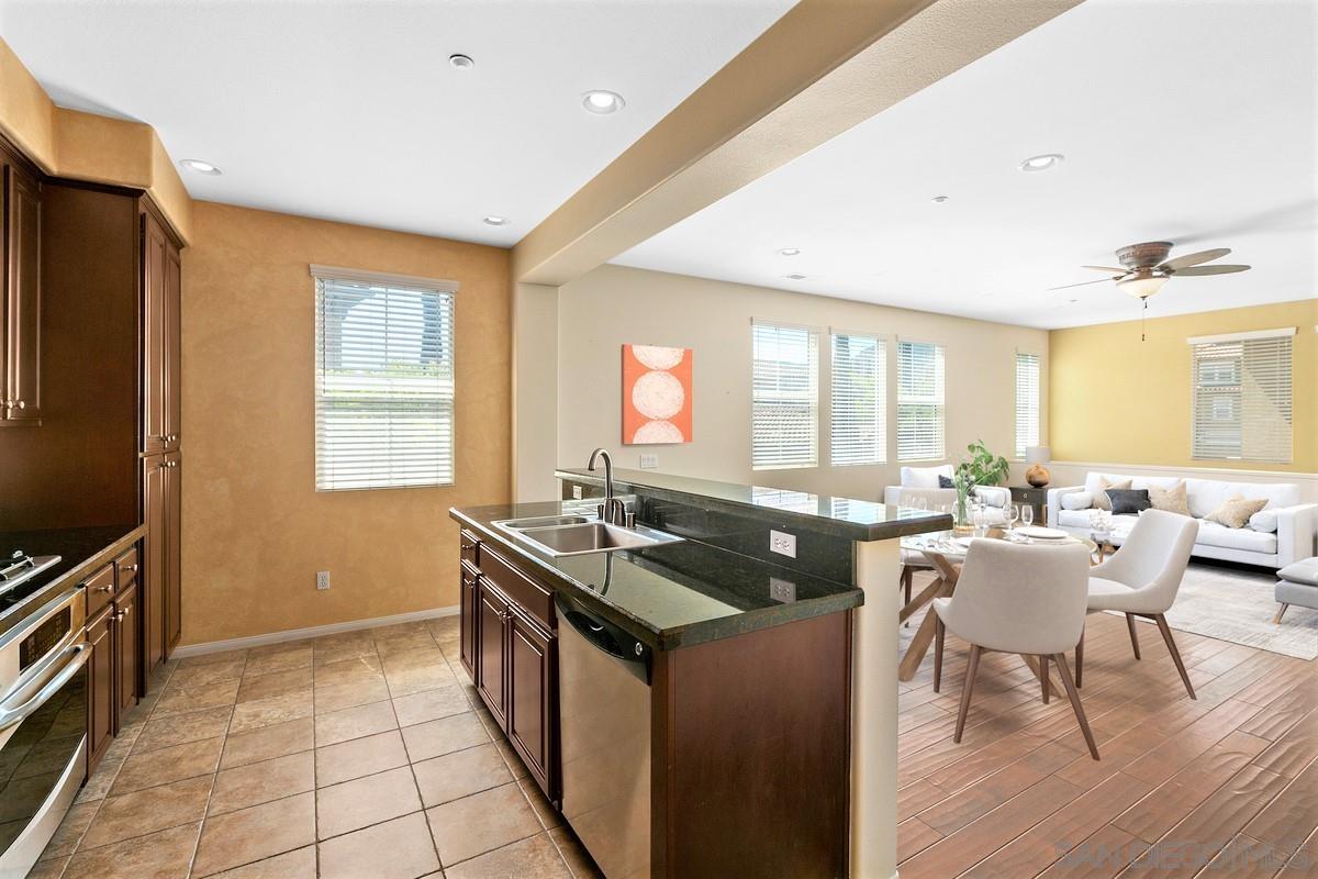 Detail Gallery Image 4 of 16 For 58  via Sovana, Santee,  CA 92071 - 2 Beds | 2/1 Baths