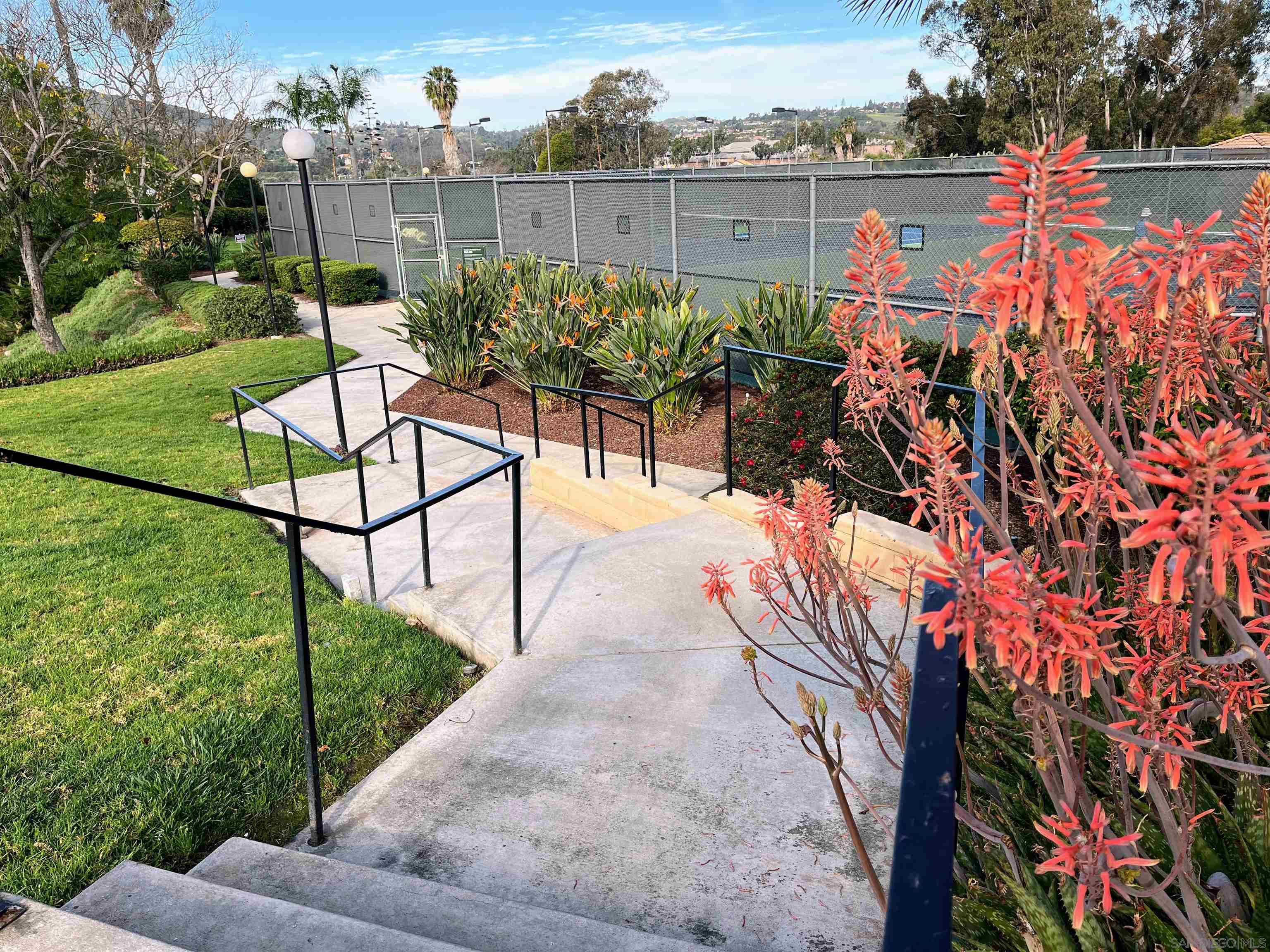 Detail Gallery Image 33 of 35 For 731  Concerto Glen, Escondido,  CA 92025 - 3 Beds | 2/1 Baths