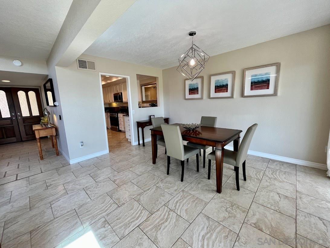 Detail Gallery Image 5 of 35 For 731  Concerto Glen, Escondido,  CA 92025 - 3 Beds | 2/1 Baths