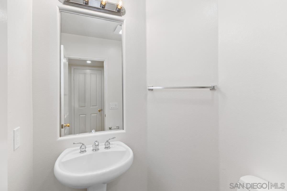 Detail Gallery Image 14 of 30 For 9727  Stonecrest Blvd, San Diego,  CA 92123 - 2 Beds | 2/1 Baths