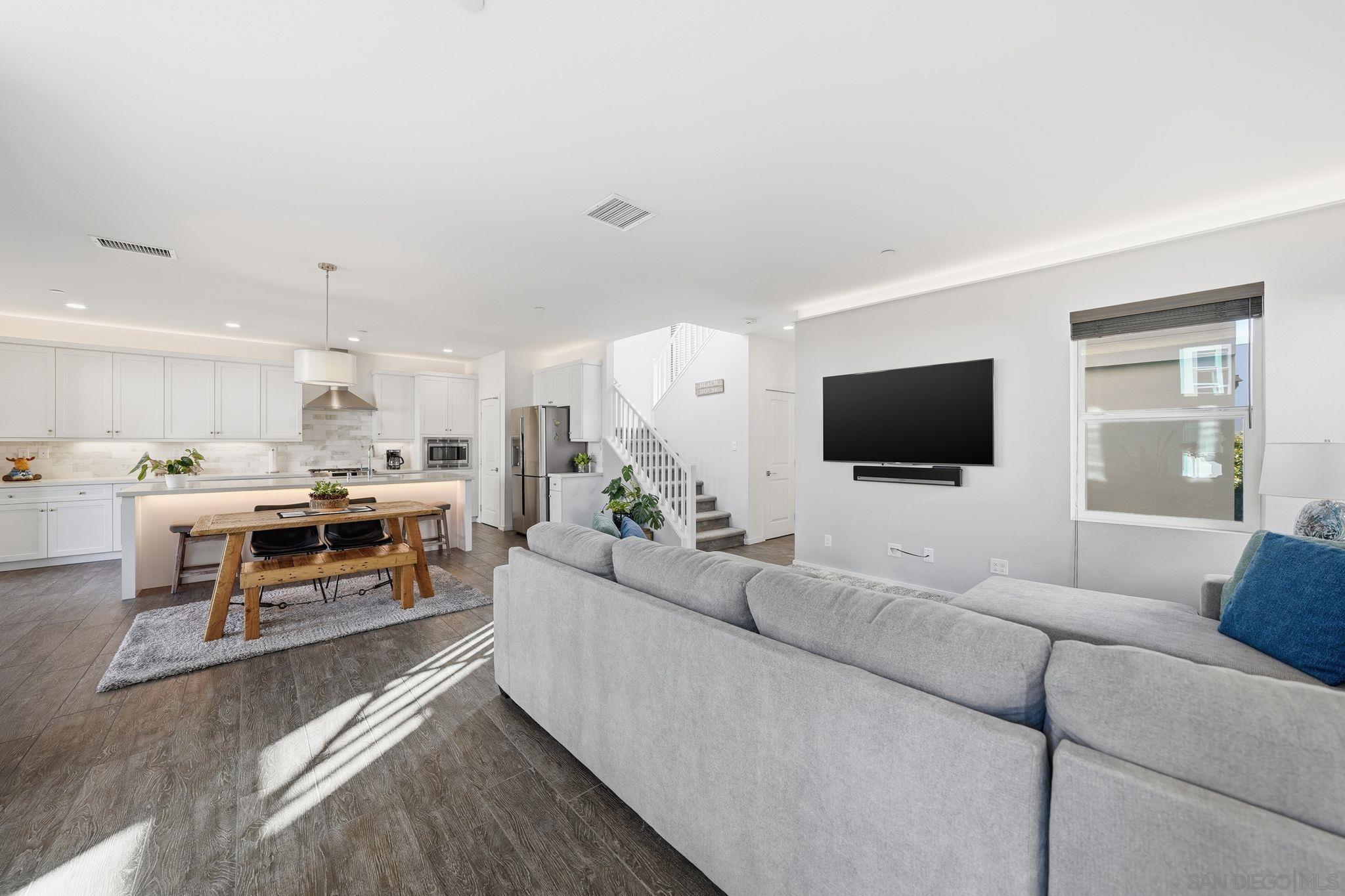 Detail Gallery Image 29 of 55 For 8337  Summit Way, San Diego,  CA 92108 - 3 Beds | 3/1 Baths