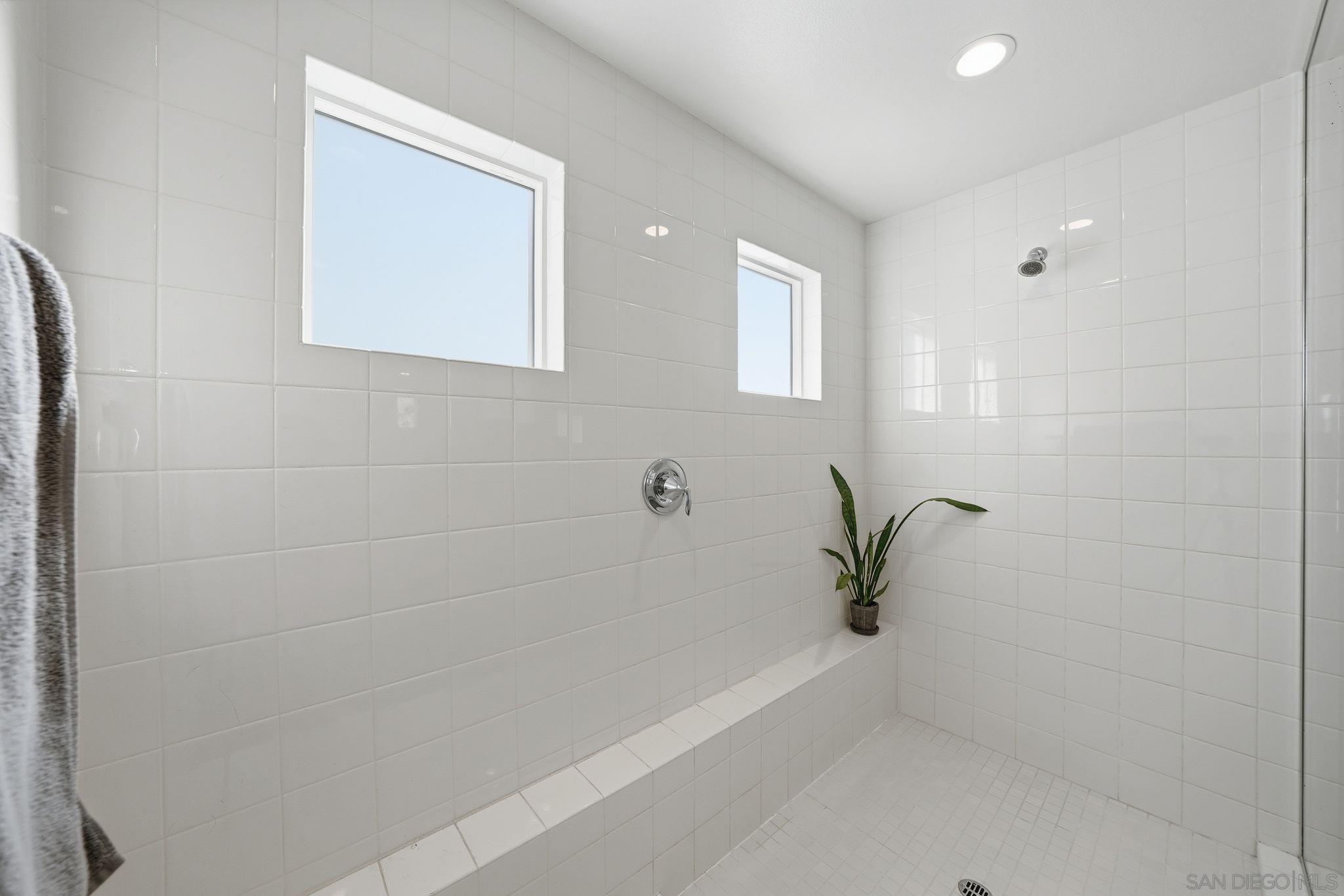 Detail Gallery Image 31 of 55 For 8337  Summit Way, San Diego,  CA 92108 - 3 Beds | 3/1 Baths