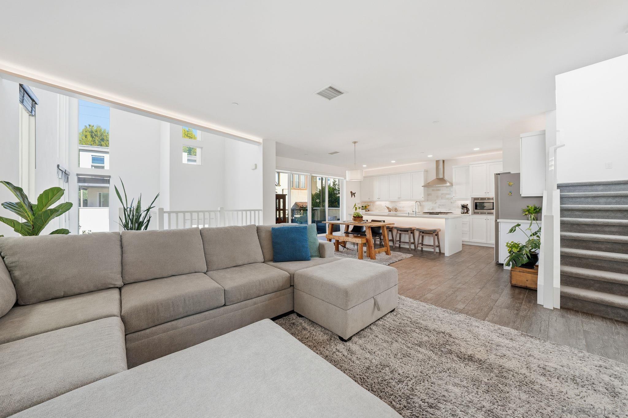 Detail Gallery Image 32 of 55 For 8337  Summit Way, San Diego,  CA 92108 - 3 Beds | 3/1 Baths