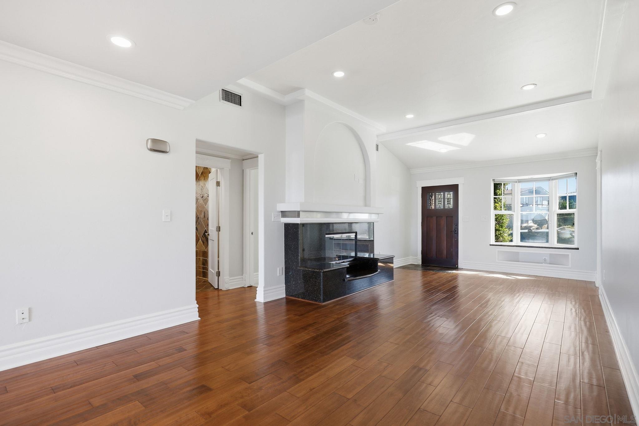 Detail Gallery Image 16 of 51 For 1756  Mission Cliff Dr, San Diego,  CA 92116 - 3 Beds | 2 Baths