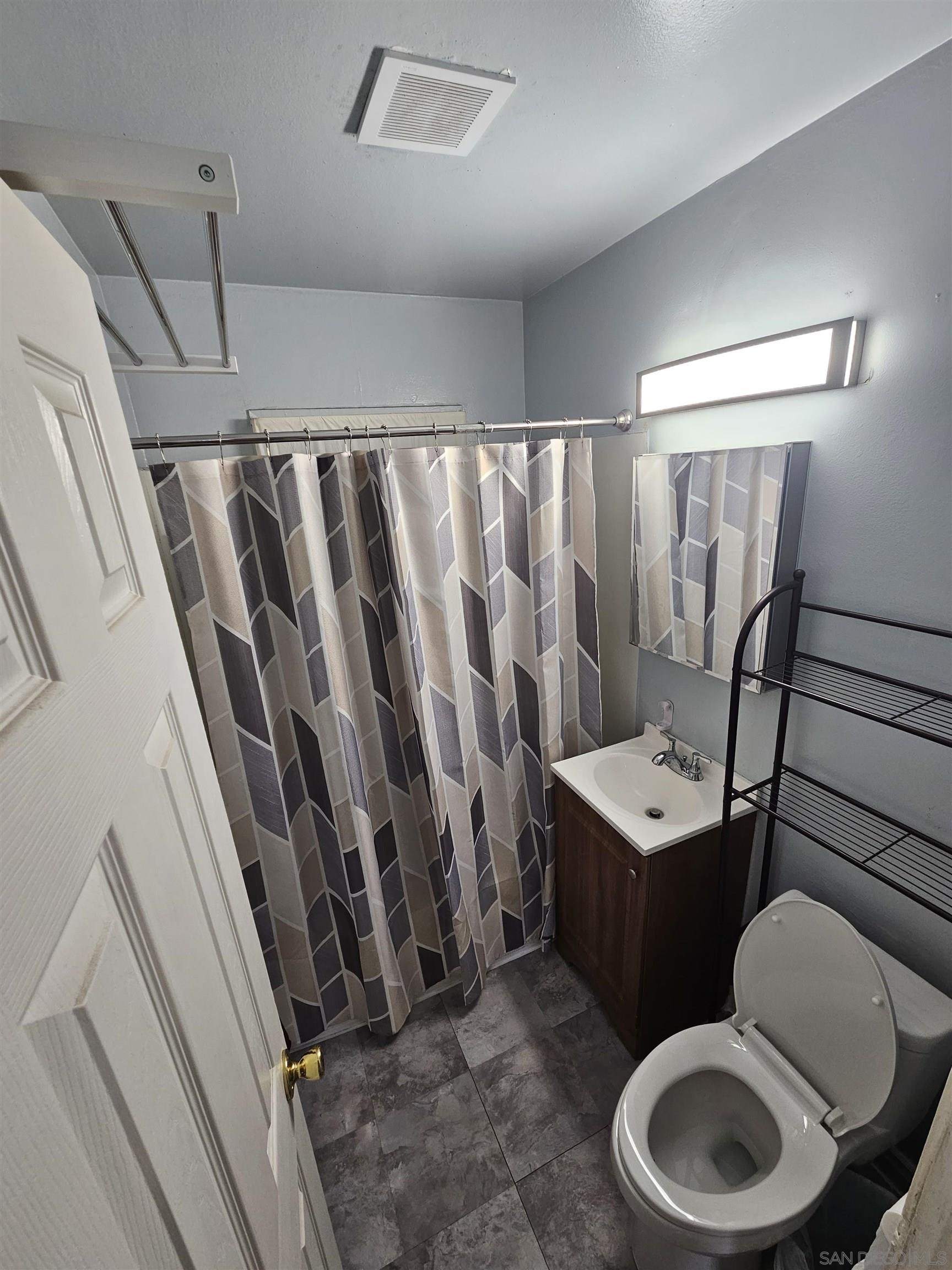 Detail Gallery Image 9 of 36 For 224  53rd, San Diego,  CA 92114 - 2 Beds | 1 Baths