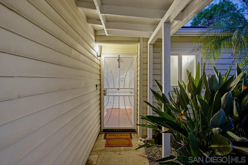 Detail Gallery Image 5 of 46 For 11038  Larkridge St, Santee,  CA 92071 - 3 Beds | 2 Baths