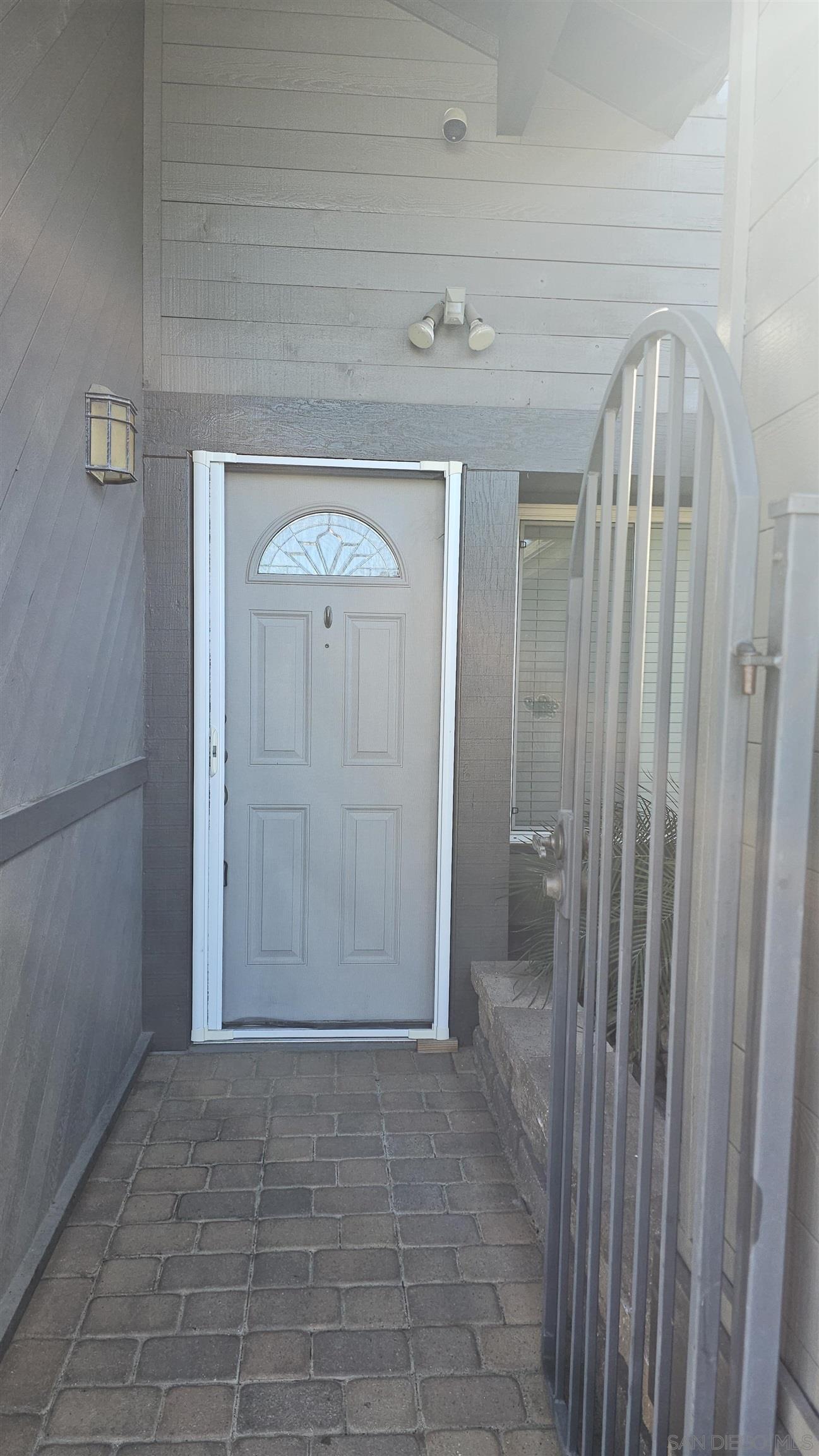 Detail Gallery Image 2 of 43 For 13079  War Bonnet St, San Diego,  CA 92129 - 4 Beds | 2 Baths