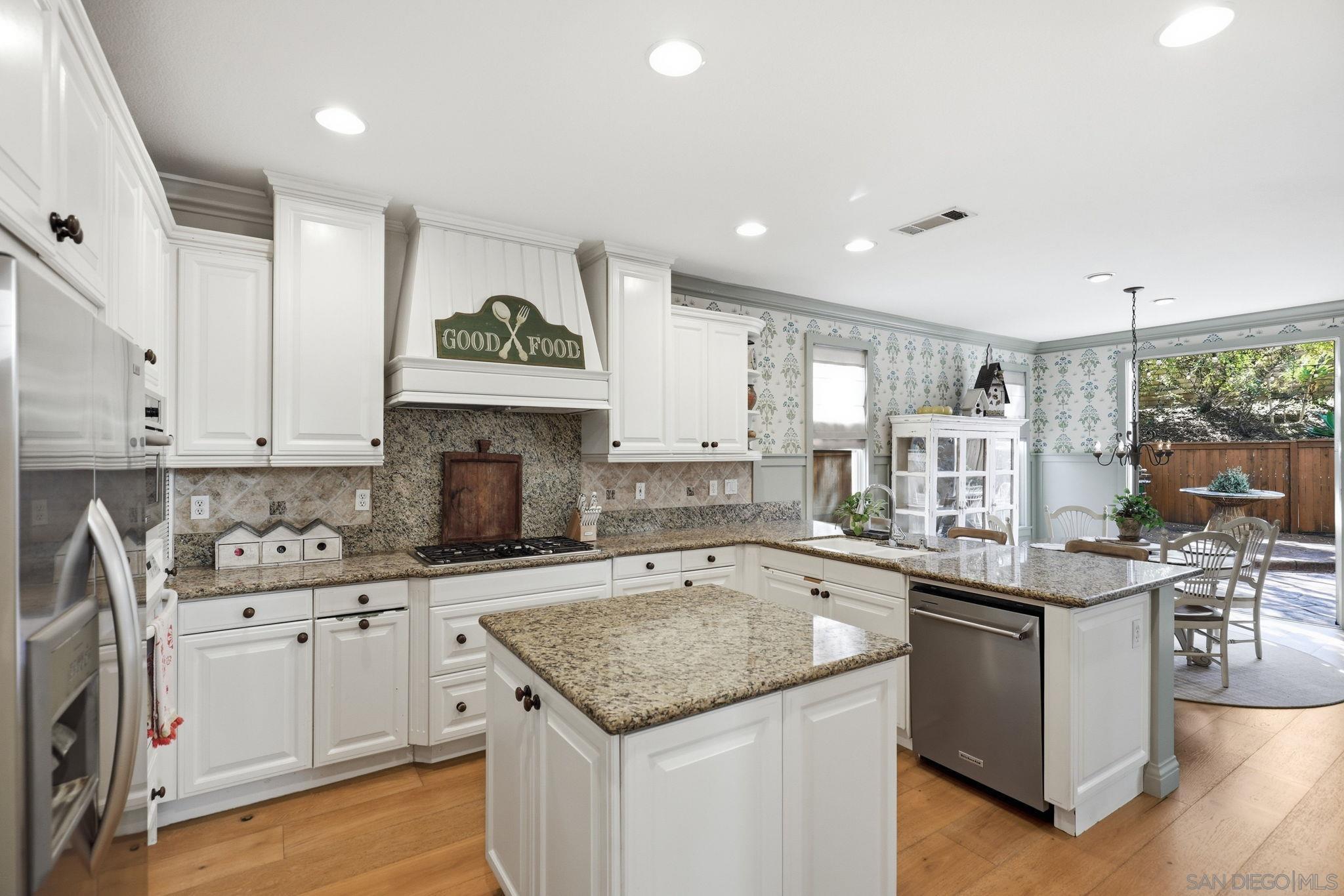 Detail Gallery Image 12 of 62 For 13248  Deer Canyon Place, San Diego,  CA 92129 - 5 Beds | 3 Baths