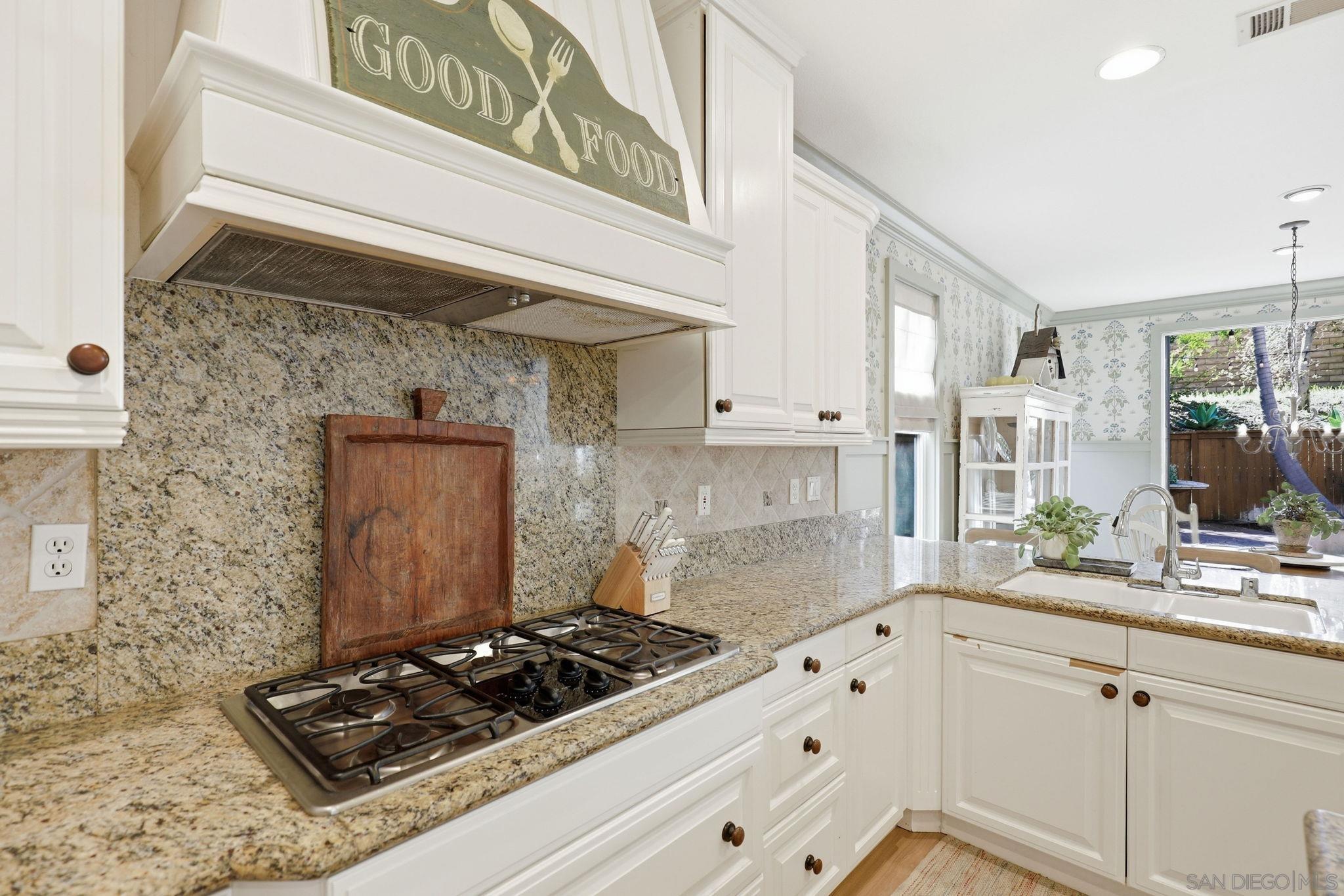 Detail Gallery Image 14 of 62 For 13248  Deer Canyon Place, San Diego,  CA 92129 - 5 Beds | 3 Baths