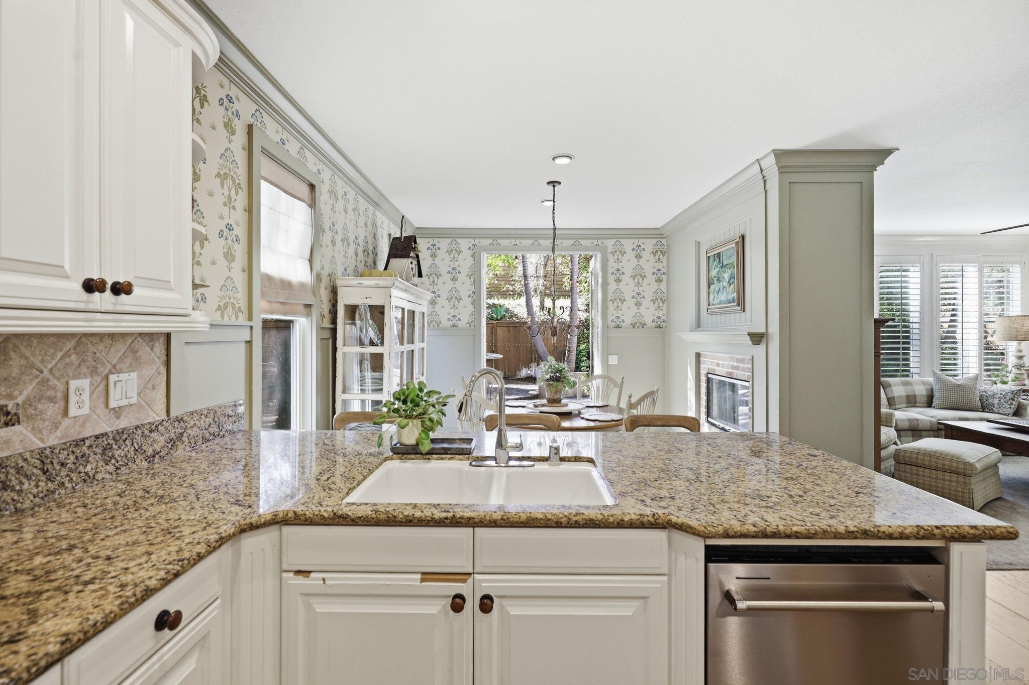 Detail Gallery Image 15 of 62 For 13248  Deer Canyon Place, San Diego,  CA 92129 - 5 Beds | 3 Baths