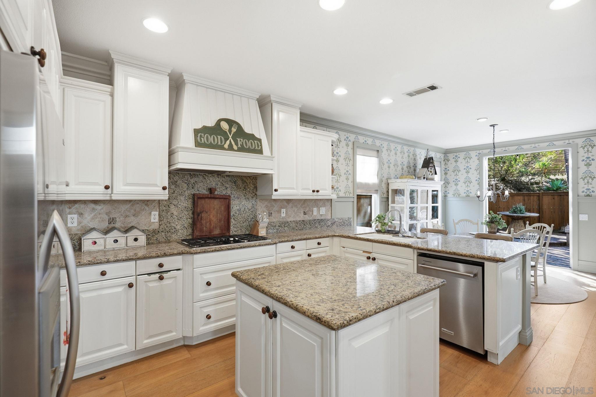 Detail Gallery Image 16 of 62 For 13248  Deer Canyon Place, San Diego,  CA 92129 - 5 Beds | 3 Baths