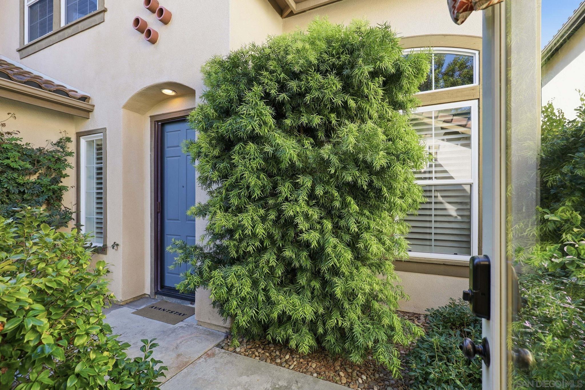 Detail Gallery Image 3 of 62 For 13248  Deer Canyon Place, San Diego,  CA 92129 - 5 Beds | 3 Baths