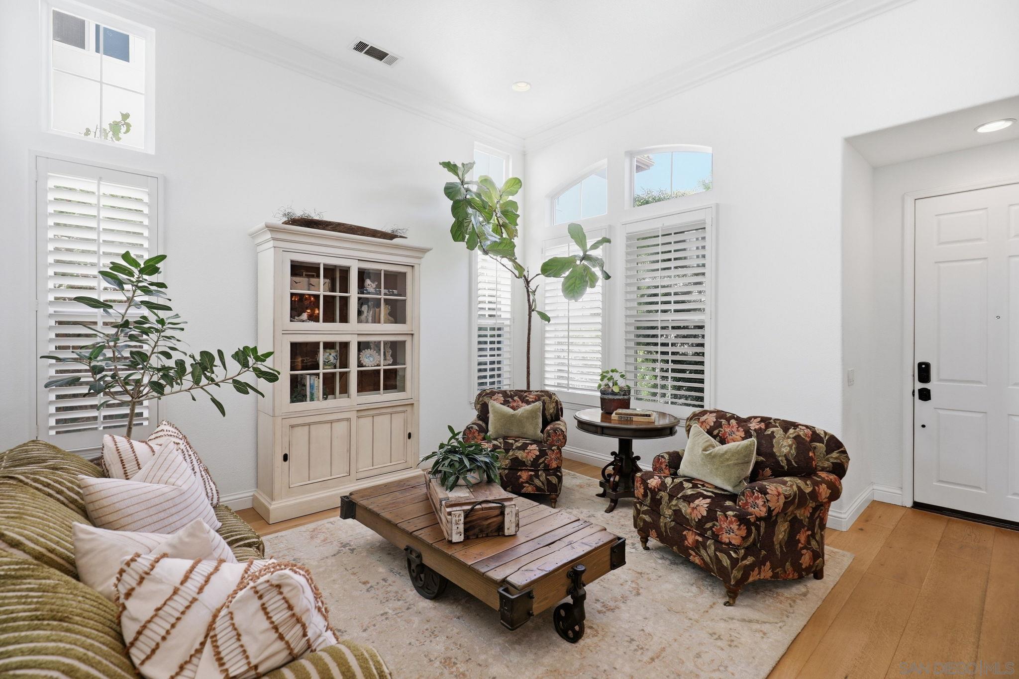 Detail Gallery Image 7 of 62 For 13248  Deer Canyon Place, San Diego,  CA 92129 - 5 Beds | 3 Baths