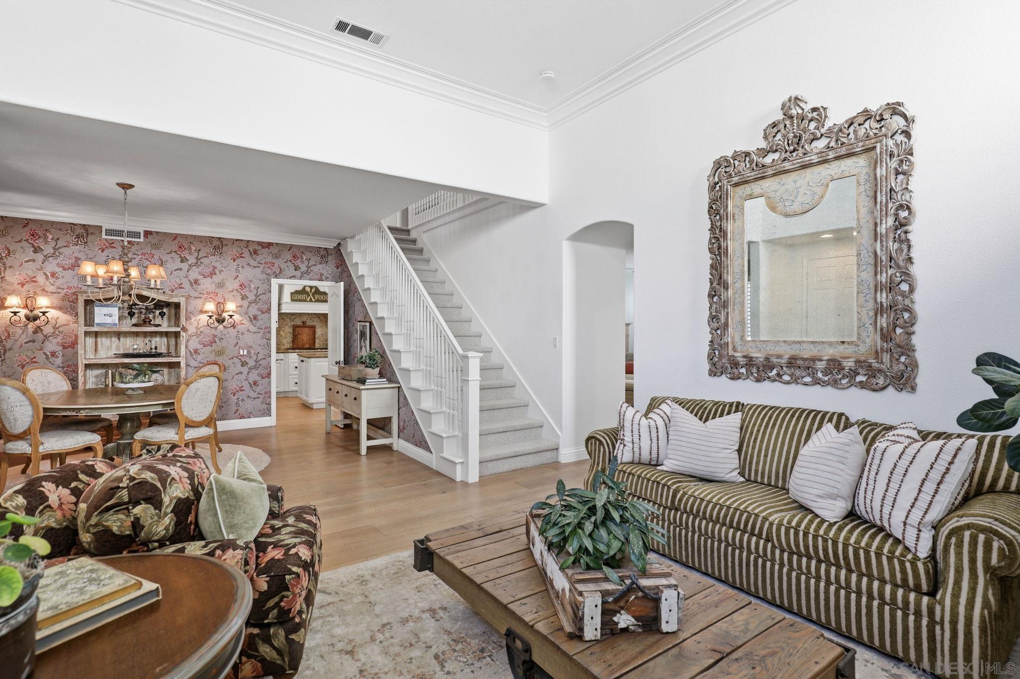 Detail Gallery Image 8 of 62 For 13248  Deer Canyon Place, San Diego,  CA 92129 - 5 Beds | 3 Baths