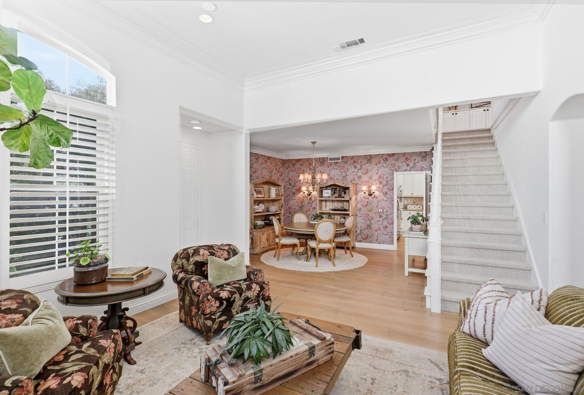 Detail Gallery Image 9 of 62 For 13248  Deer Canyon Place, San Diego,  CA 92129 - 5 Beds | 3 Baths