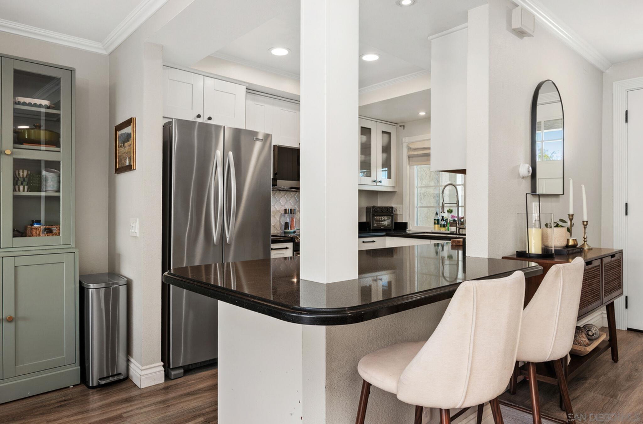 Detail Gallery Image 11 of 30 For 1971  Azure Way, Encinitas,  CA 92024 - 2 Beds | 2/1 Baths