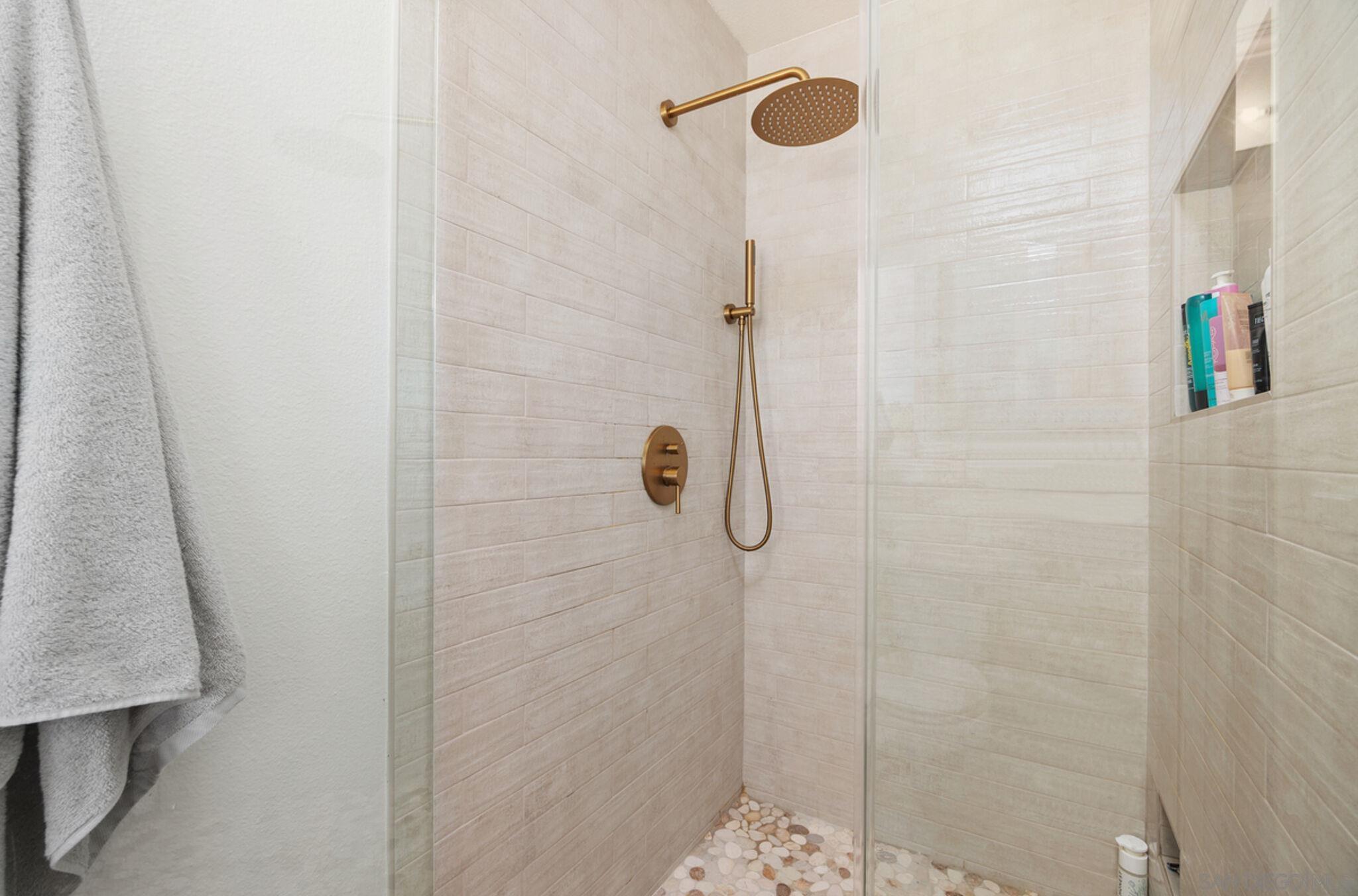 Detail Gallery Image 23 of 30 For 1971  Azure Way, Encinitas,  CA 92024 - 2 Beds | 2/1 Baths