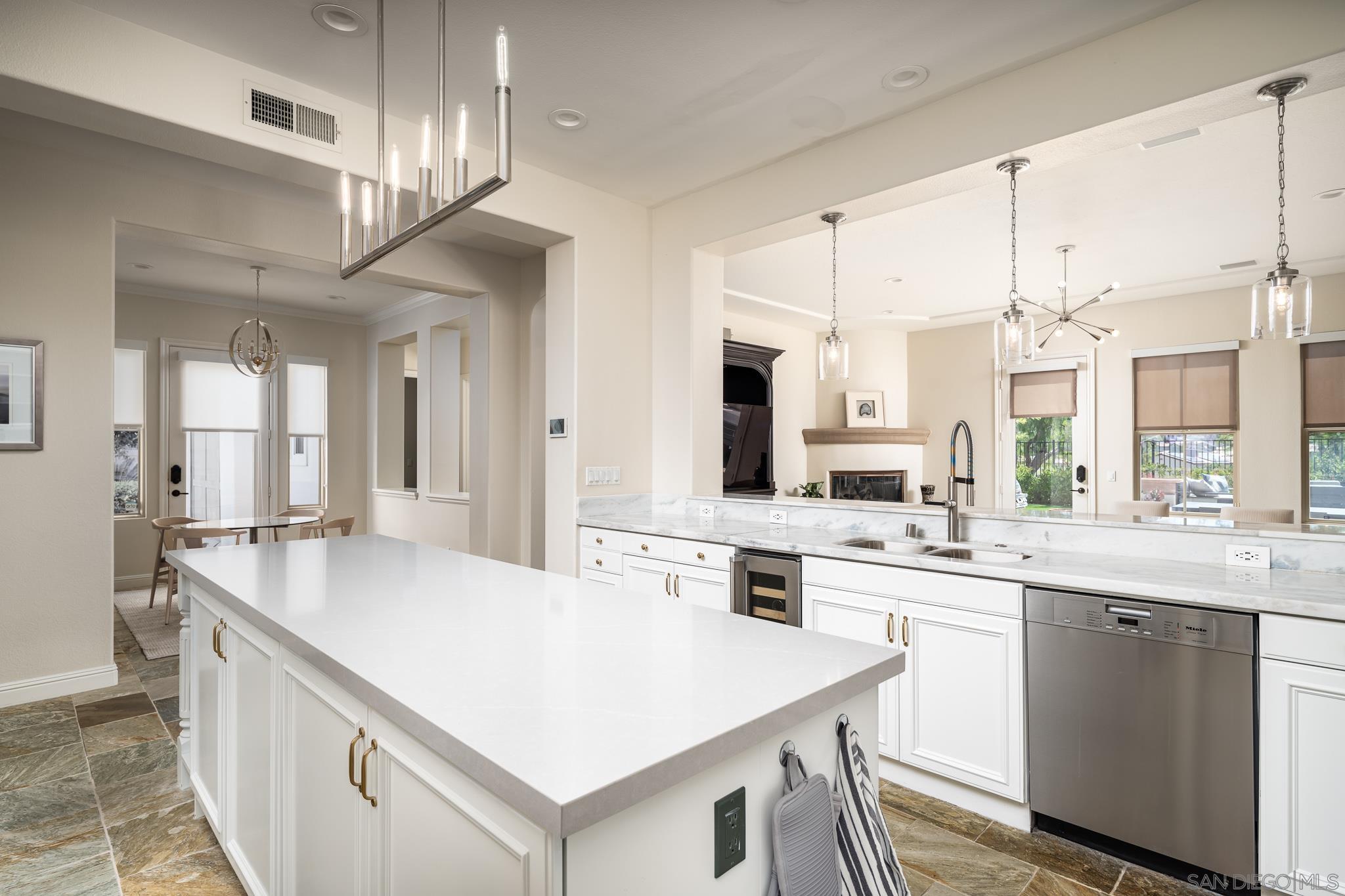 Detail Gallery Image 9 of 29 For 7425  Rancho Cabrillo Trail, San Diego,  CA 92127 - 4 Beds | 3/1 Baths