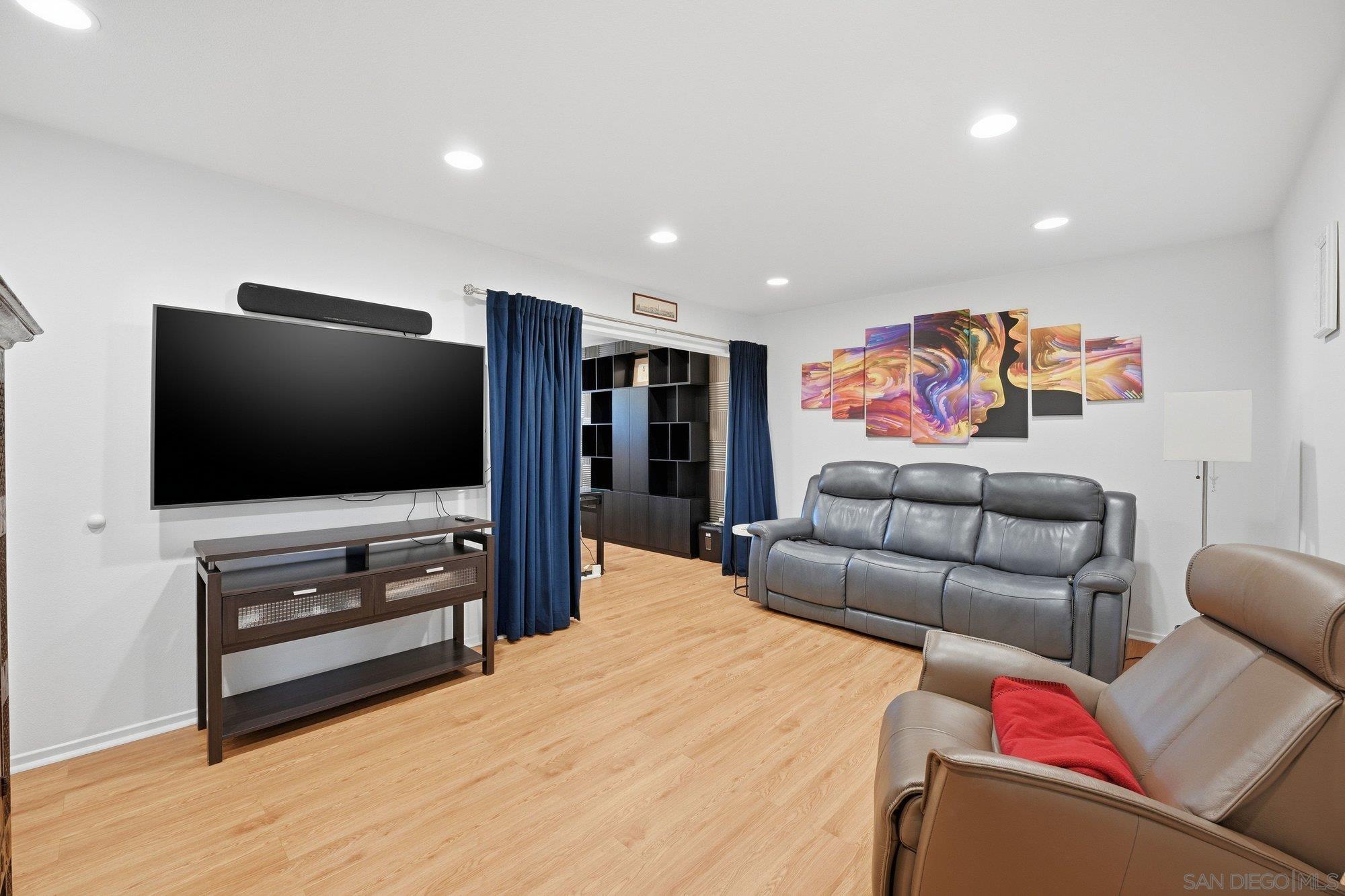 Detail Gallery Image 16 of 45 For 8963  Caminito Fresco, La Jolla,  CA 92037 - 4 Beds | 2/1 Baths