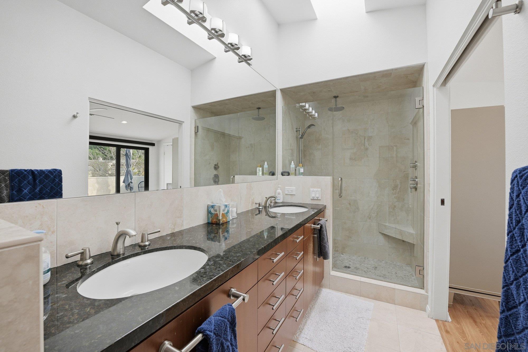 Detail Gallery Image 22 of 45 For 8963  Caminito Fresco, La Jolla,  CA 92037 - 4 Beds | 2/1 Baths
