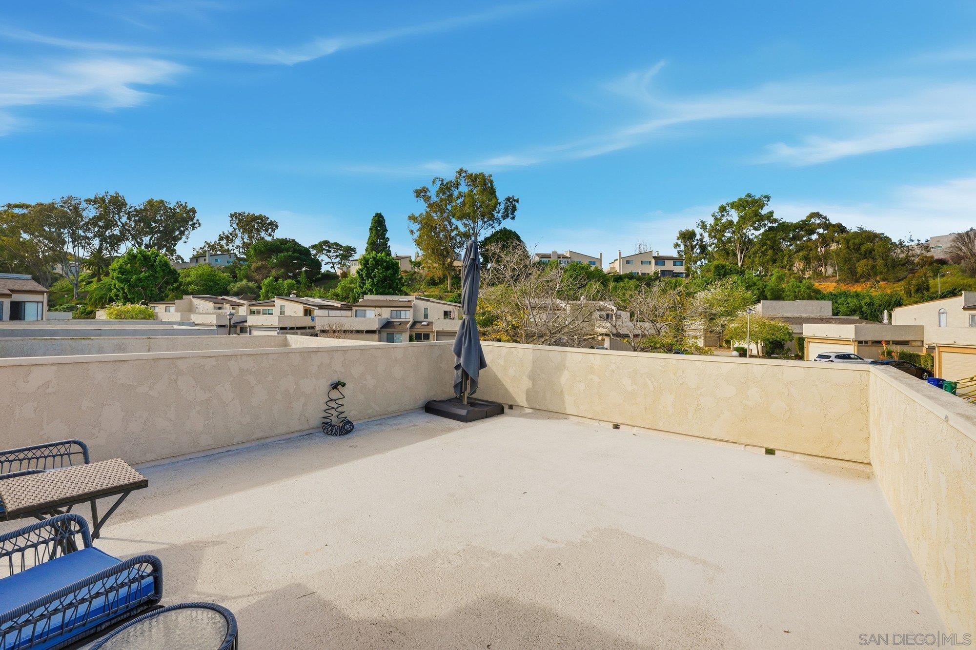 Detail Gallery Image 23 of 45 For 8963  Caminito Fresco, La Jolla,  CA 92037 - 4 Beds | 2/1 Baths