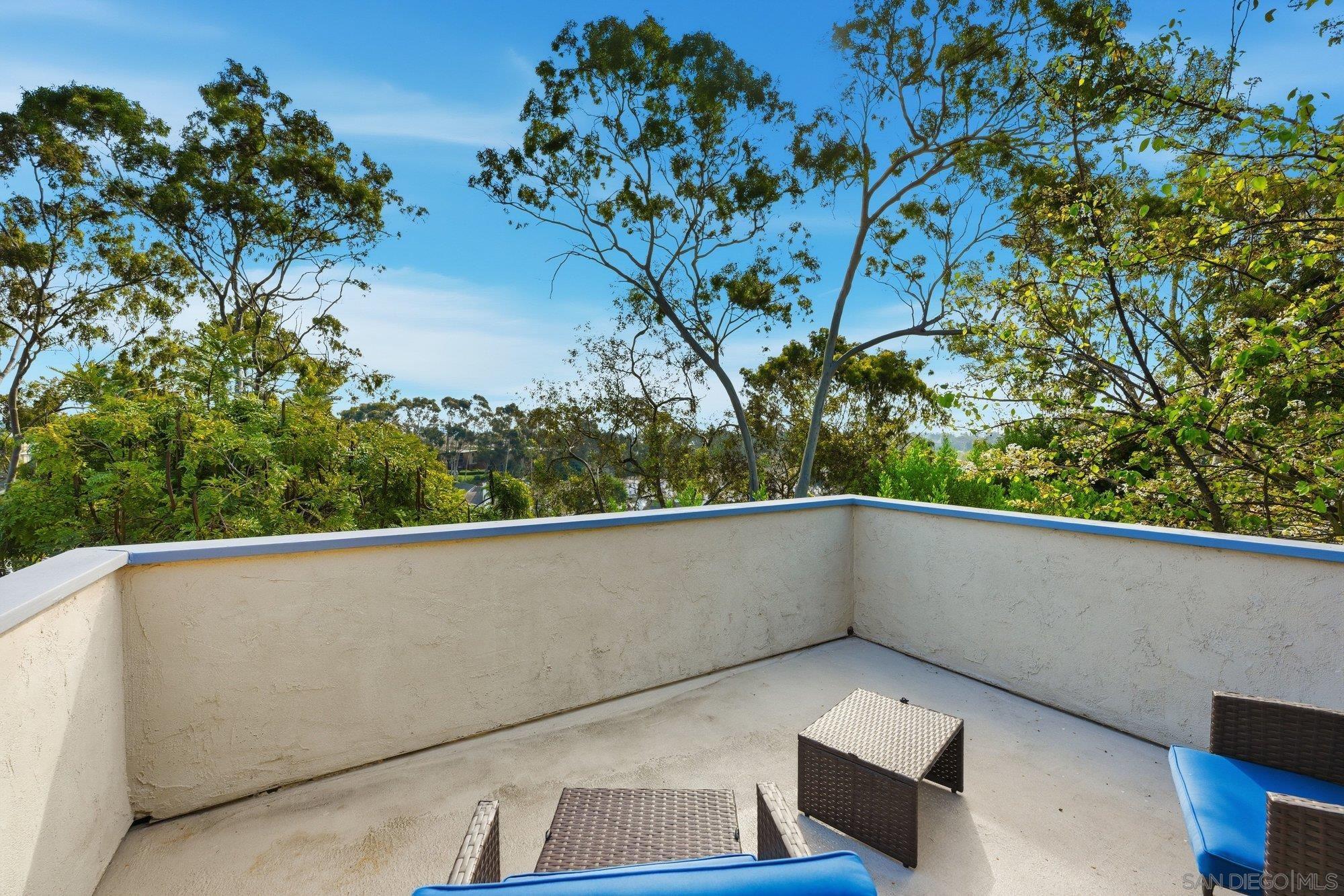 Detail Gallery Image 26 of 45 For 8963  Caminito Fresco, La Jolla,  CA 92037 - 4 Beds | 2/1 Baths