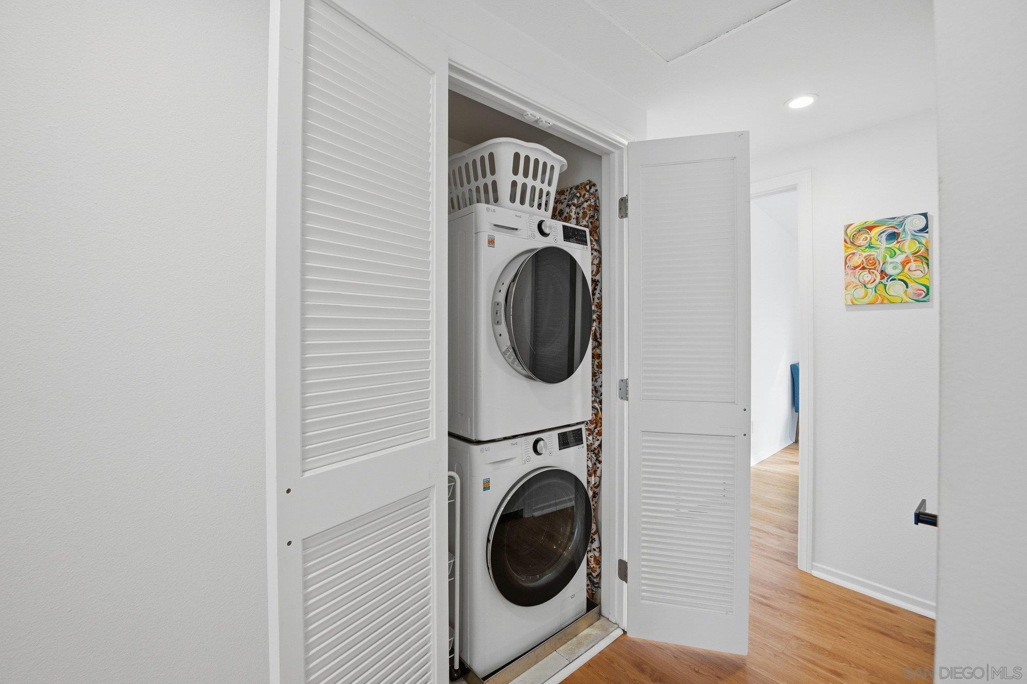 Detail Gallery Image 29 of 45 For 8963  Caminito Fresco, La Jolla,  CA 92037 - 4 Beds | 2/1 Baths