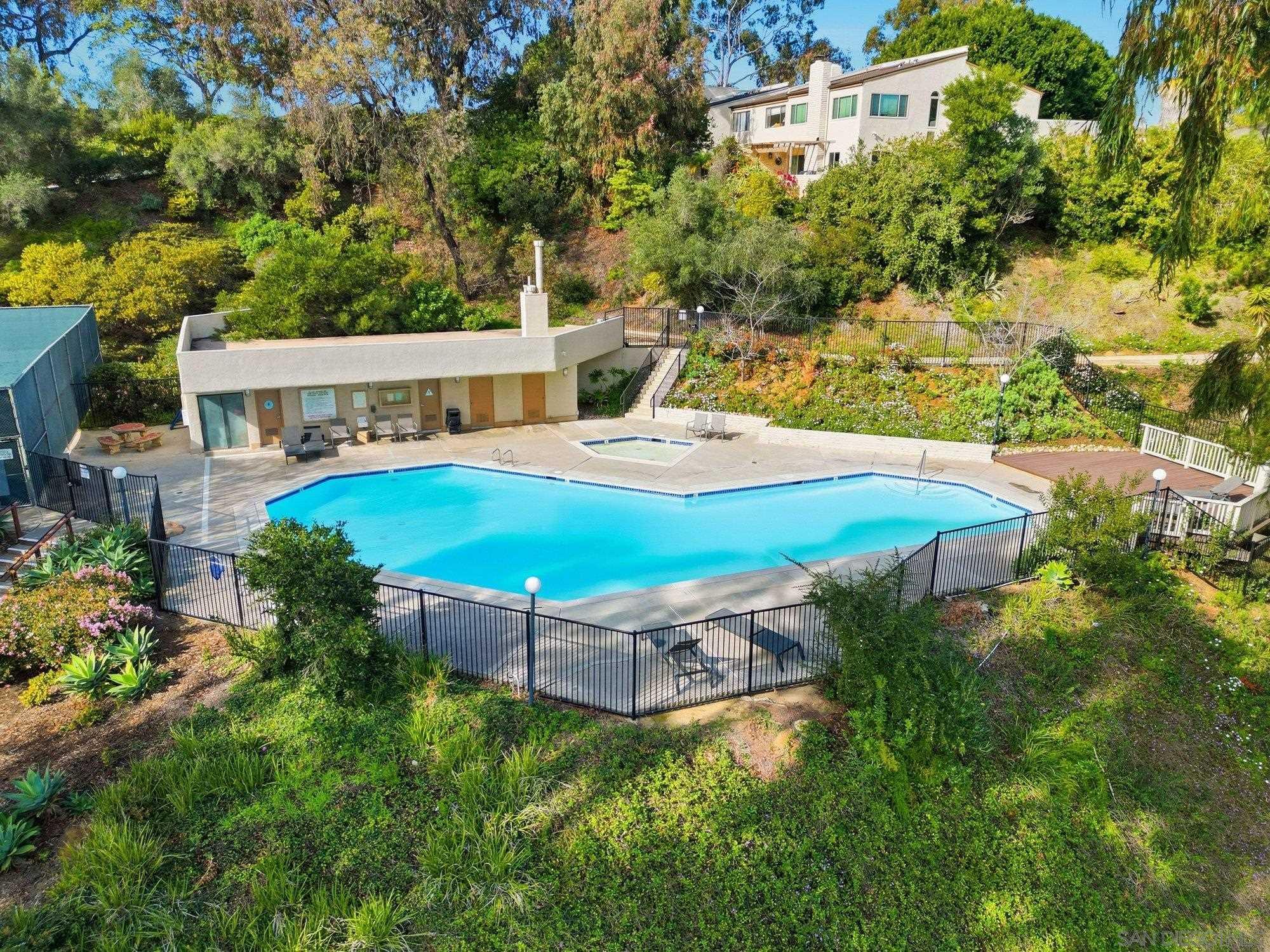 Detail Gallery Image 44 of 45 For 8963  Caminito Fresco, La Jolla,  CA 92037 - 4 Beds | 2/1 Baths