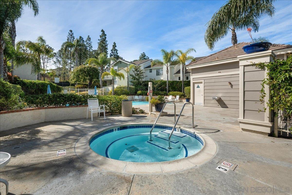 Detail Gallery Image 18 of 25 For 13527  Tiverton Rd, San Diego,  CA 92130 - 2 Beds | 2/1 Baths