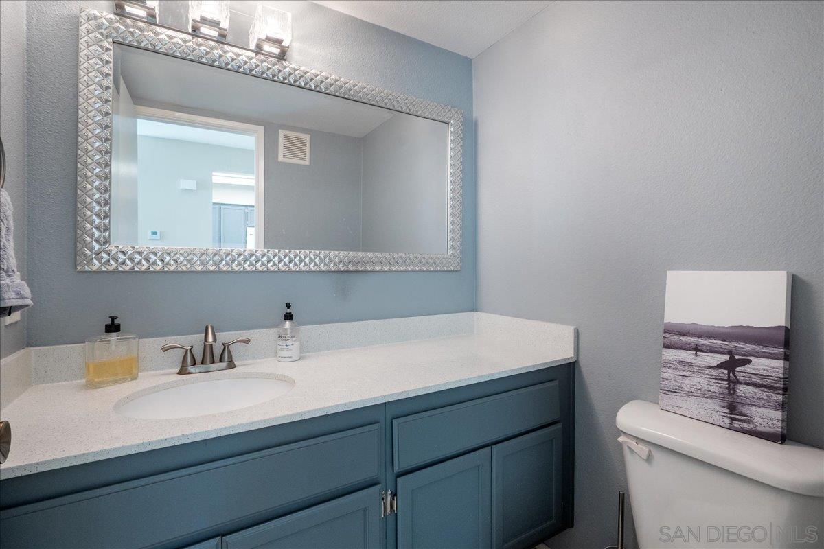 Detail Gallery Image 8 of 25 For 13527  Tiverton Rd, San Diego,  CA 92130 - 2 Beds | 2/1 Baths